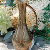 Carafe vase in chiseled brass