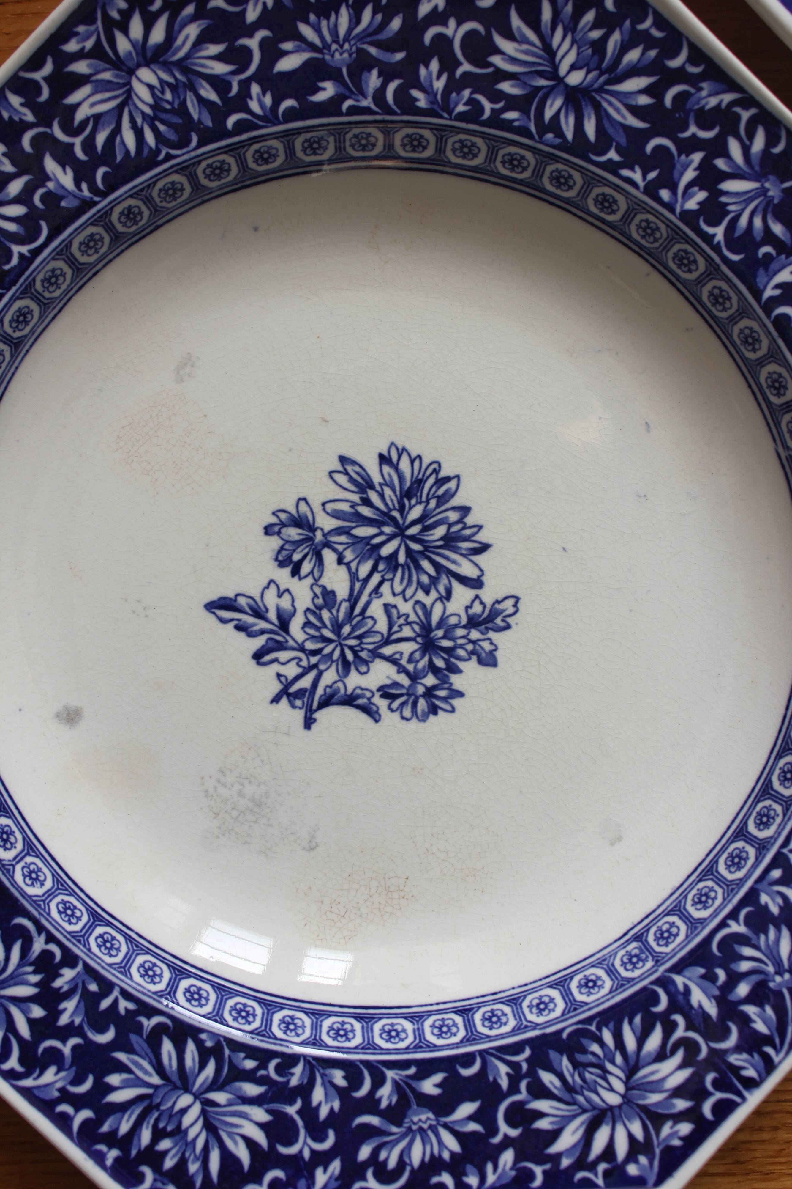 2 octagonal semi-deep plates, English ironstone "Chrysanthemum" Minton