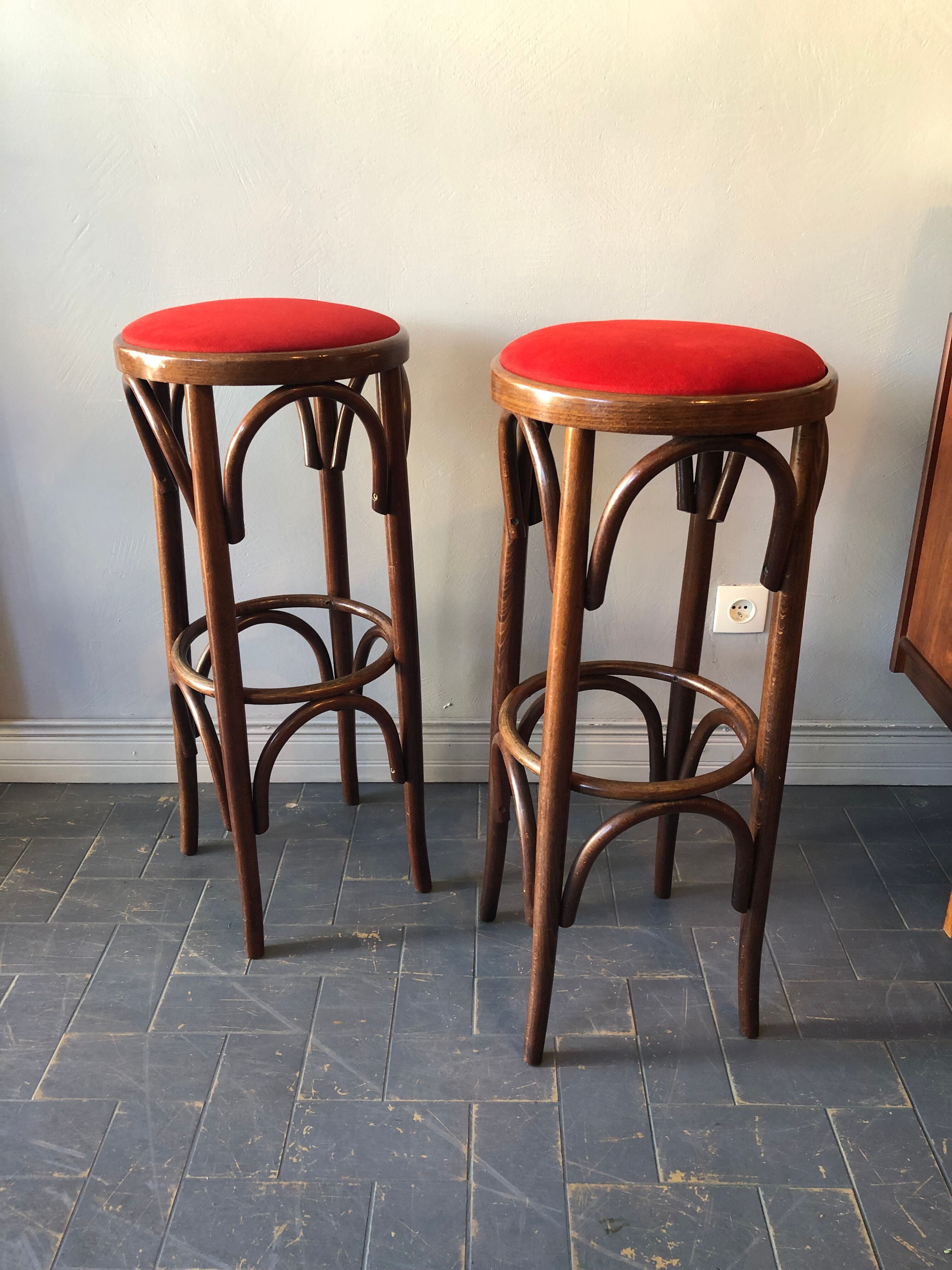 2 bistro bar stools