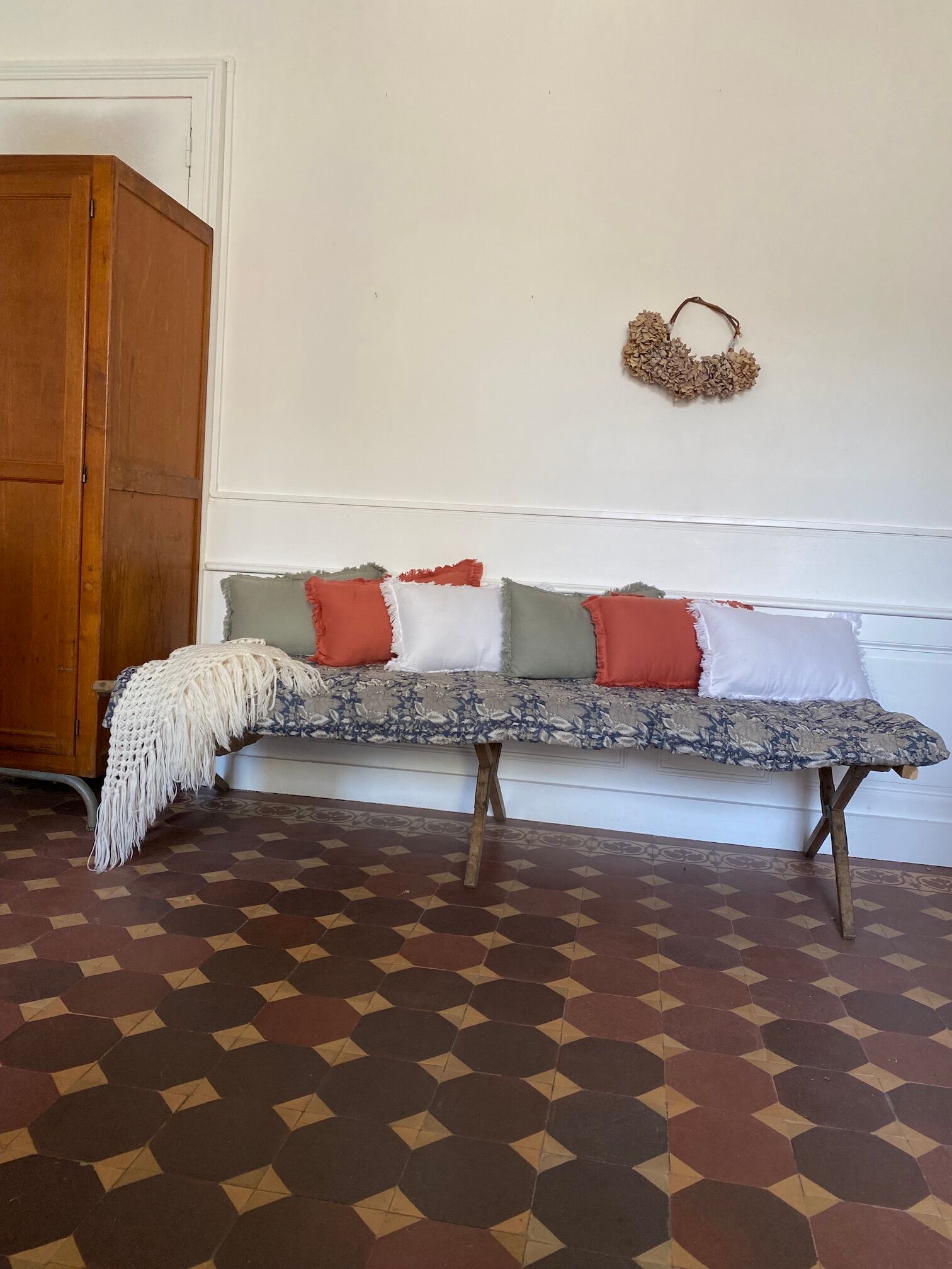 Military camp bed picot bed