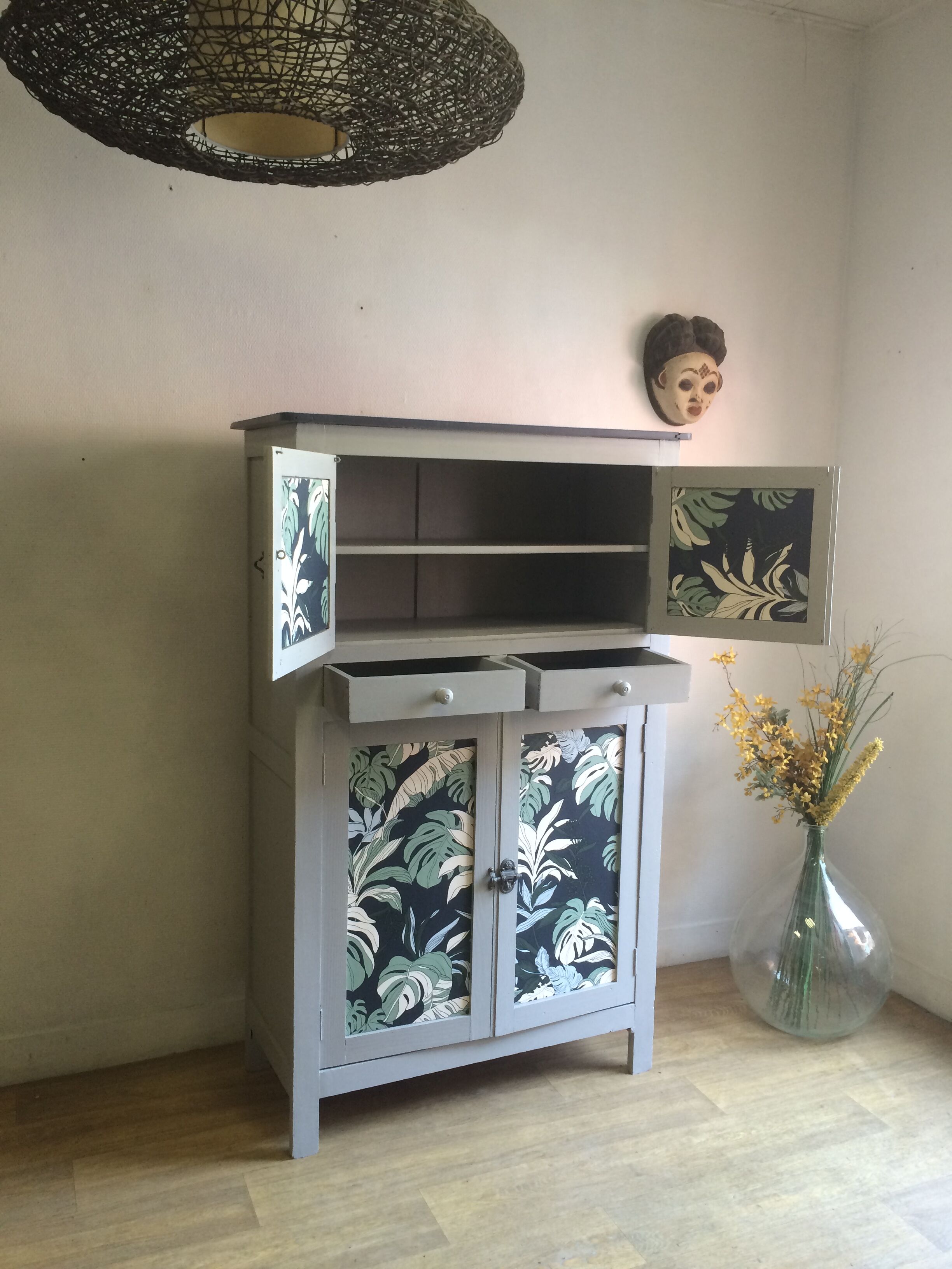 Armoire parisienne vintage palmier
