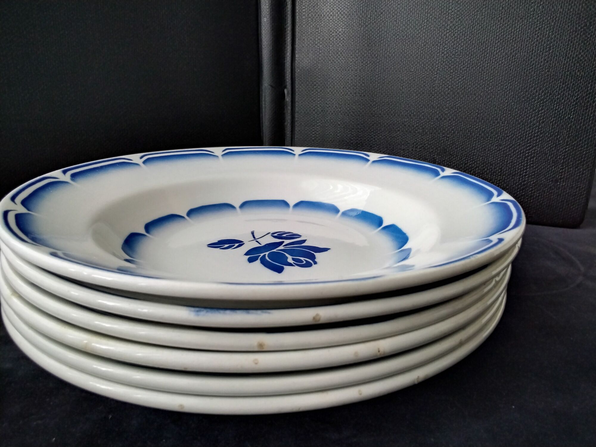 Set of 6 mismatched hollow plates in opaque porcelain from Badonviller
