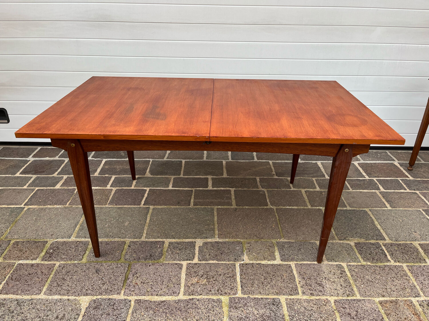 Scandinavian style extendable table