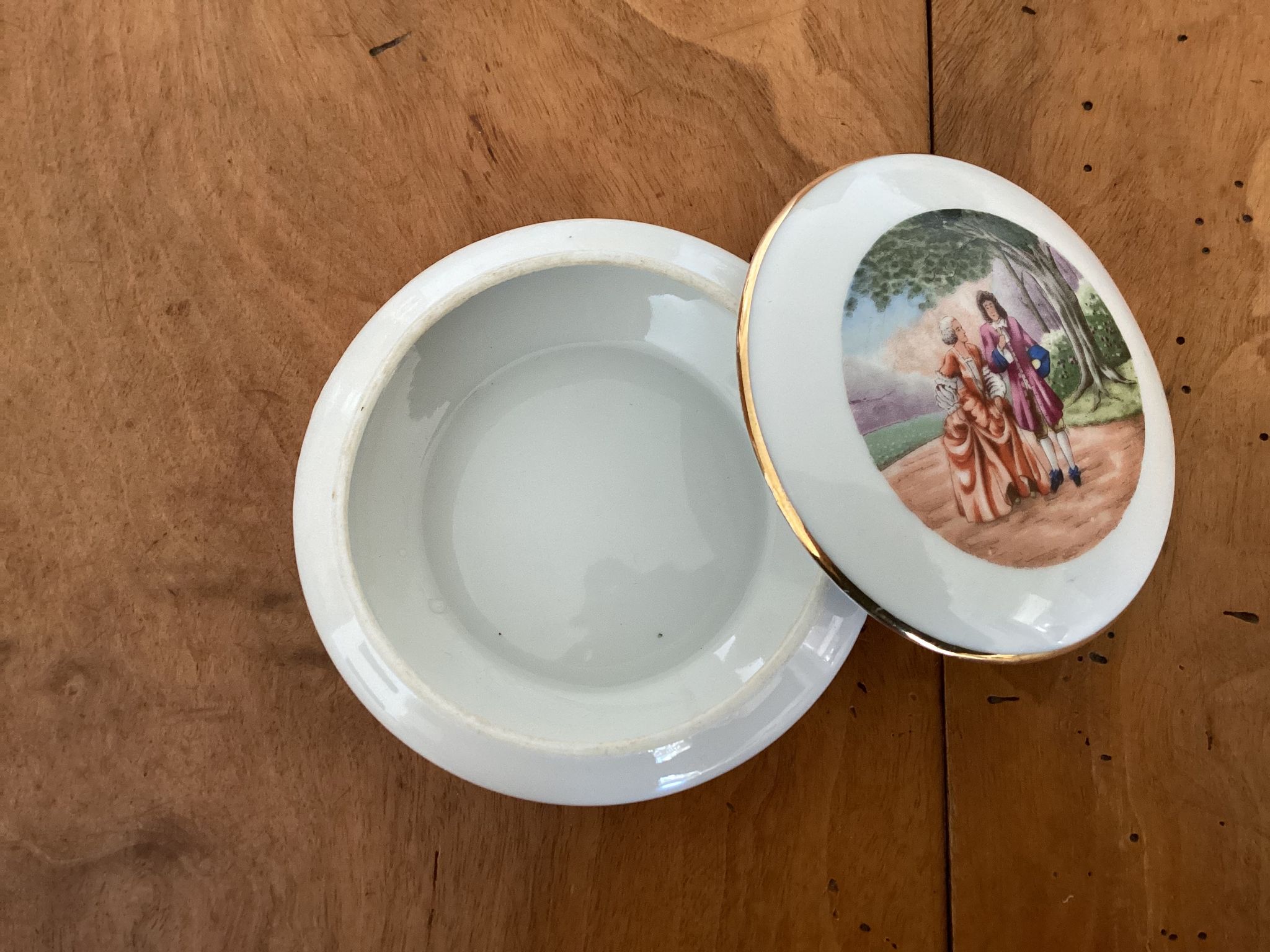 Pfc porcelain jewelry box from france