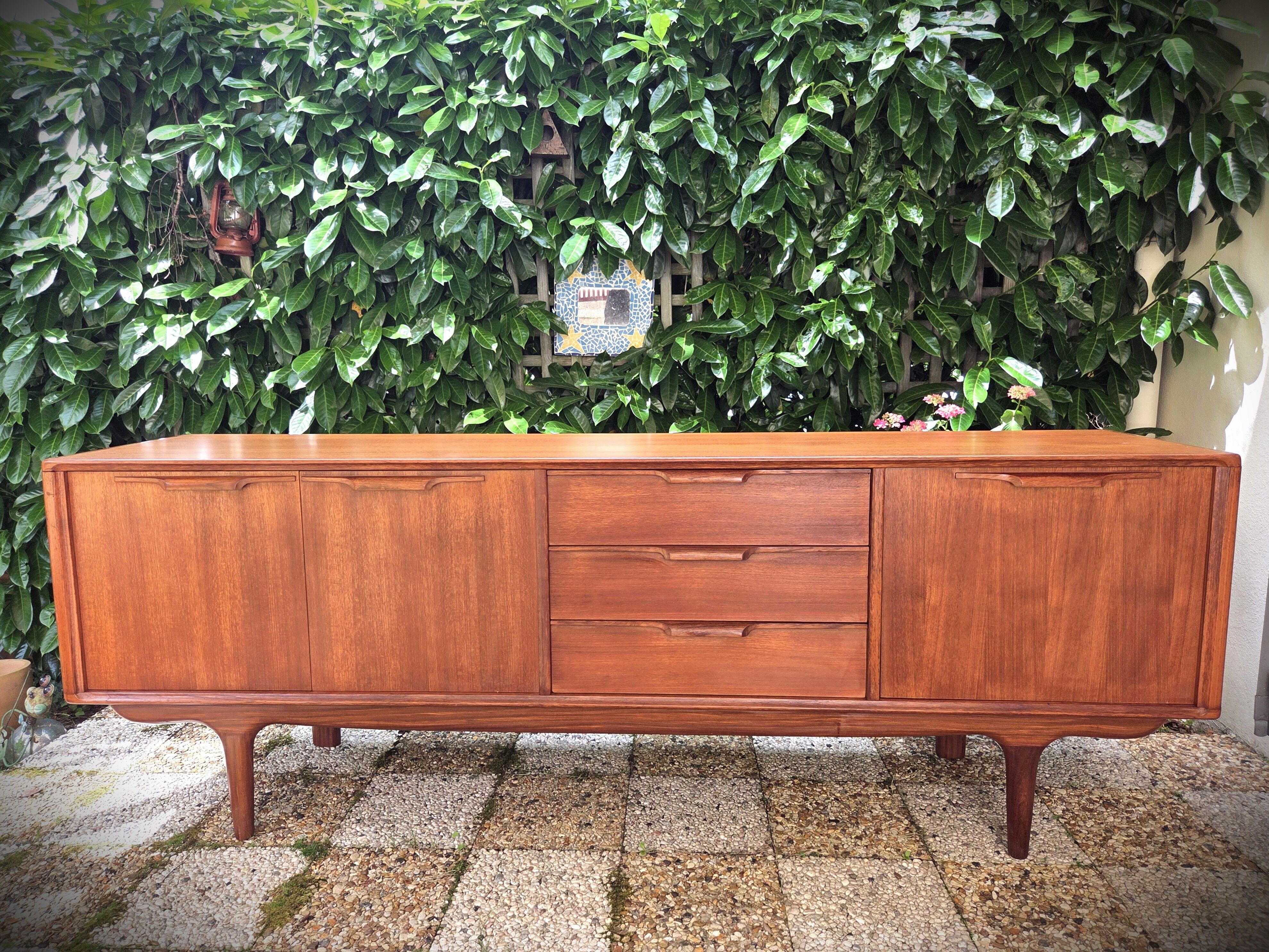 Scandinavian teak enfilade design