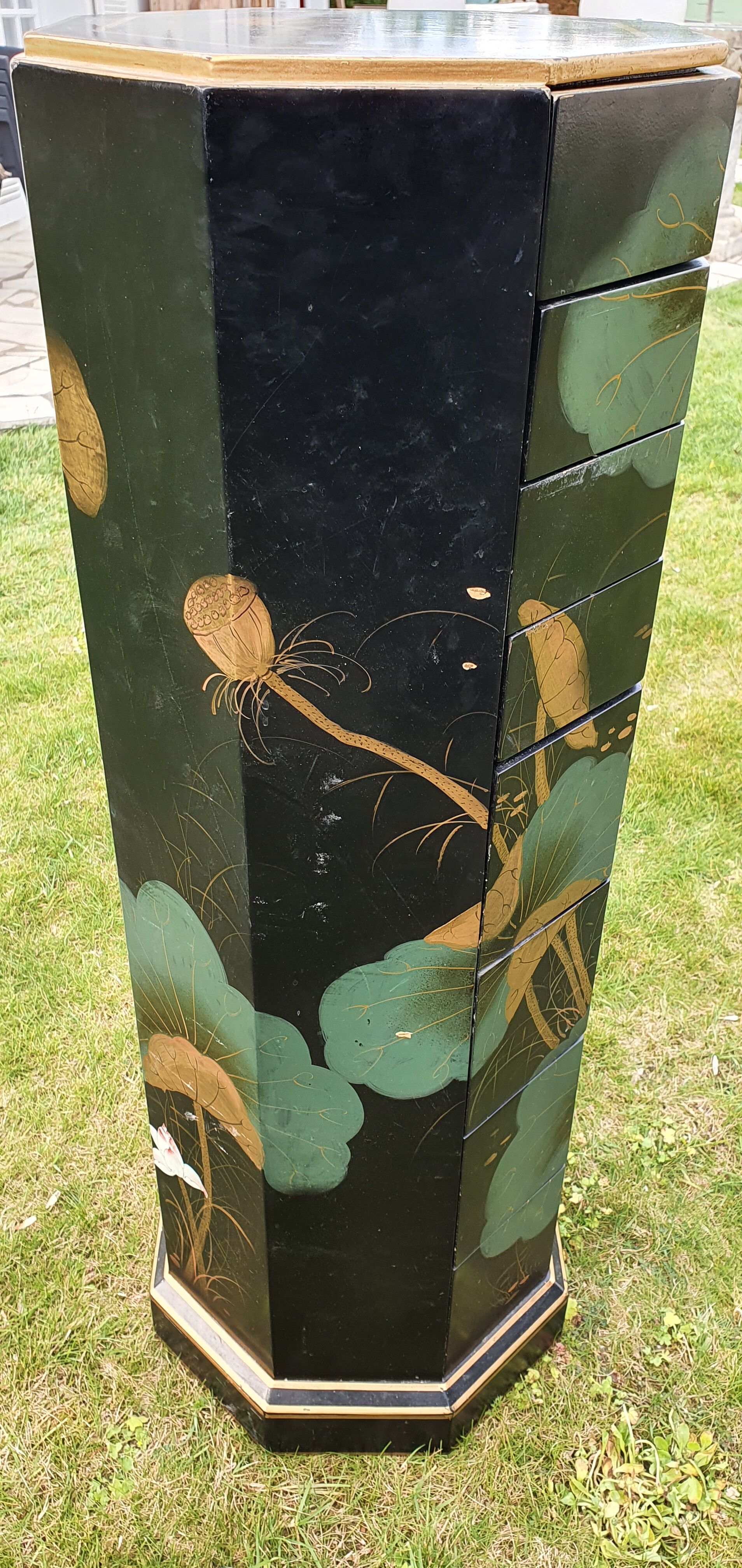 Asian rag picker 8 drawers