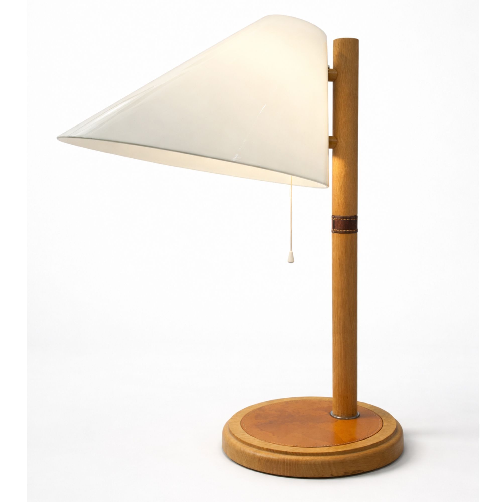 Table lamp model B193 by Bergboms