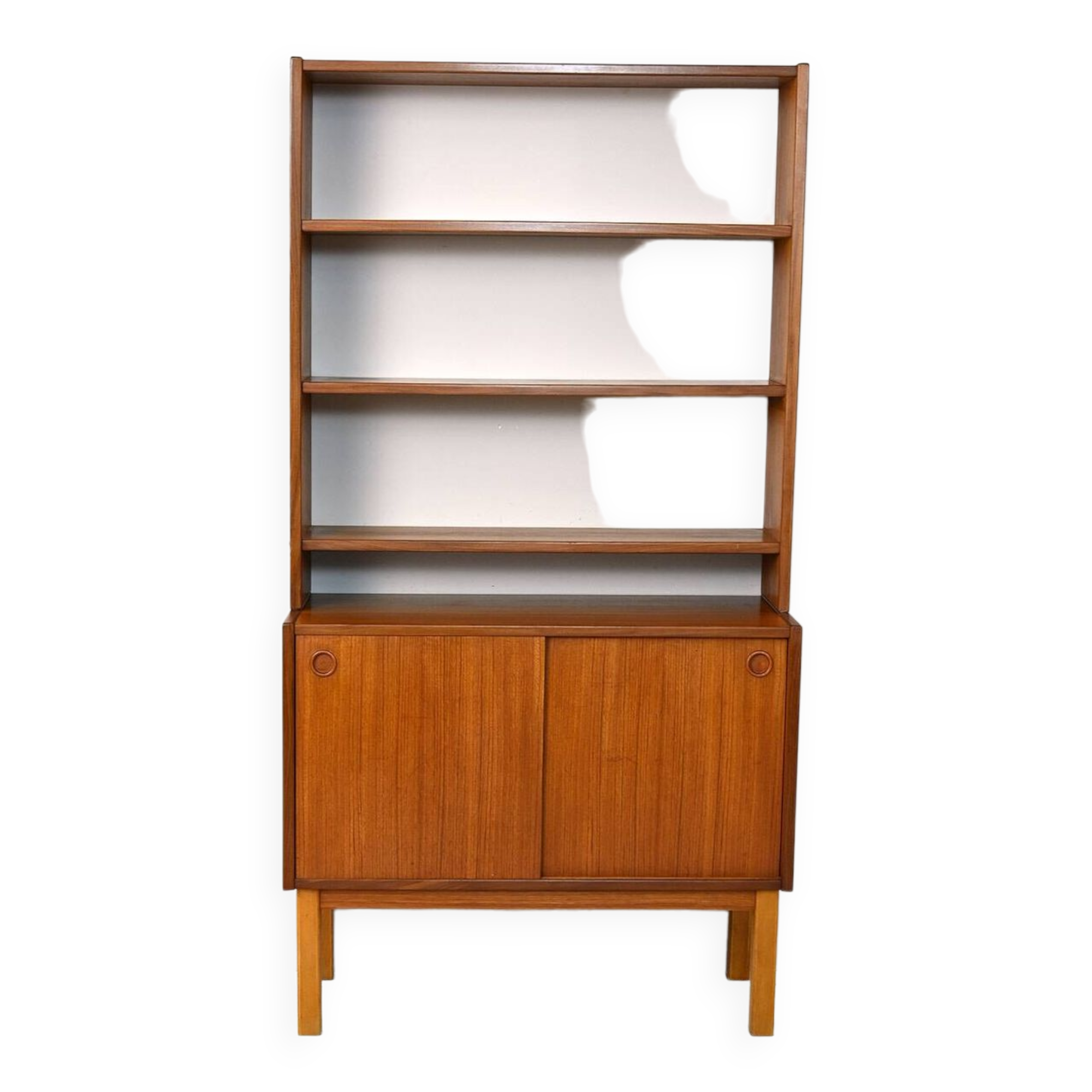 Bibliothèque scandinave avec armoire