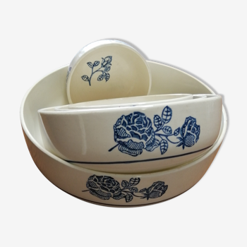 Set of salad bowls