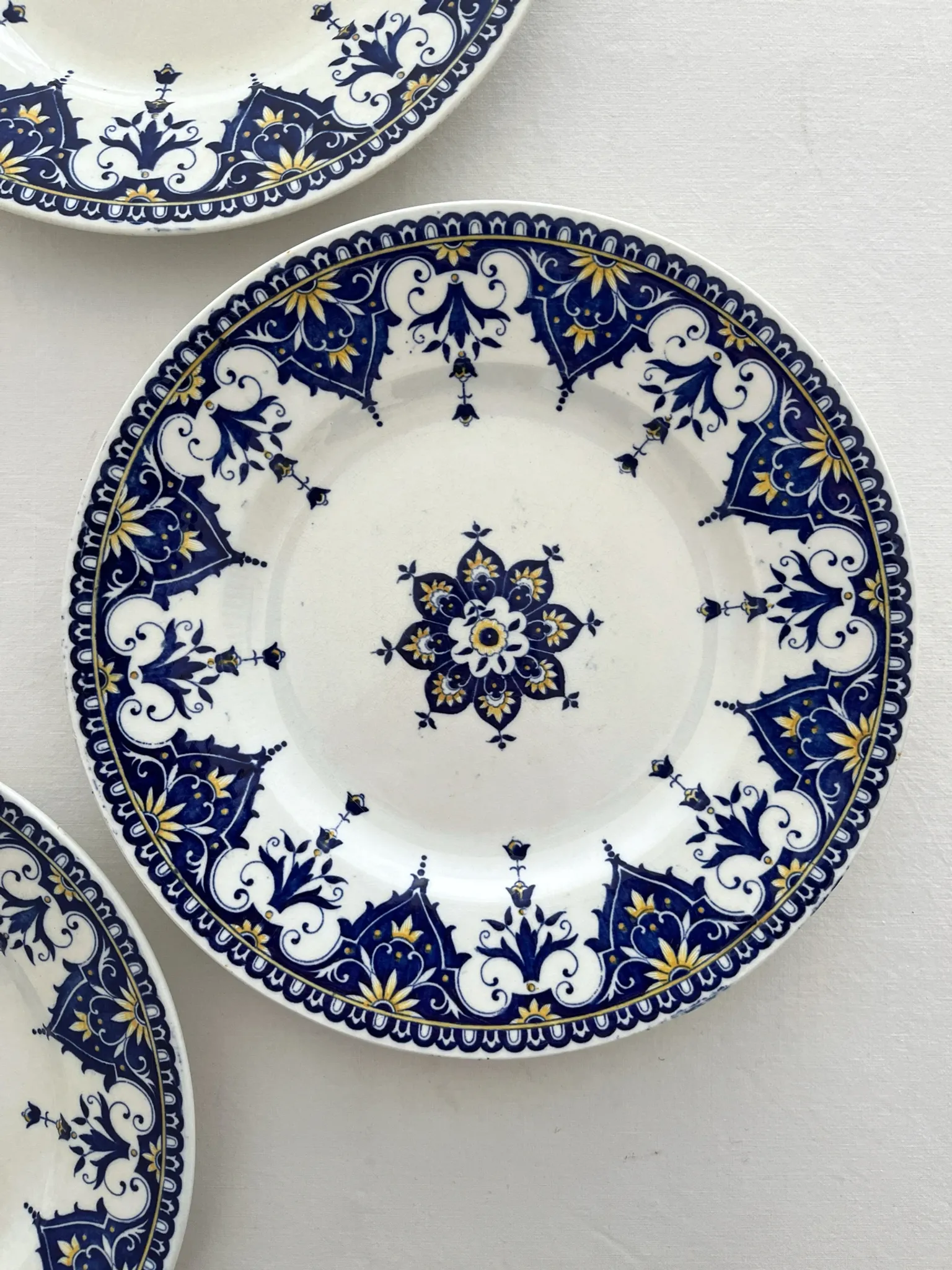 3 flat plates made of ironstone "Cluny" Sarreguemines