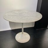 Table pied tulipe