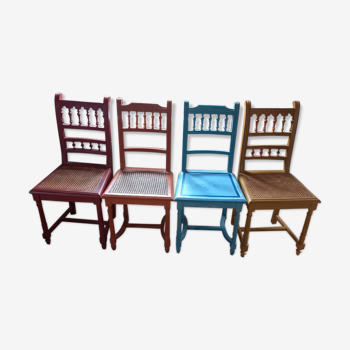 Lot 4 chaises colorées