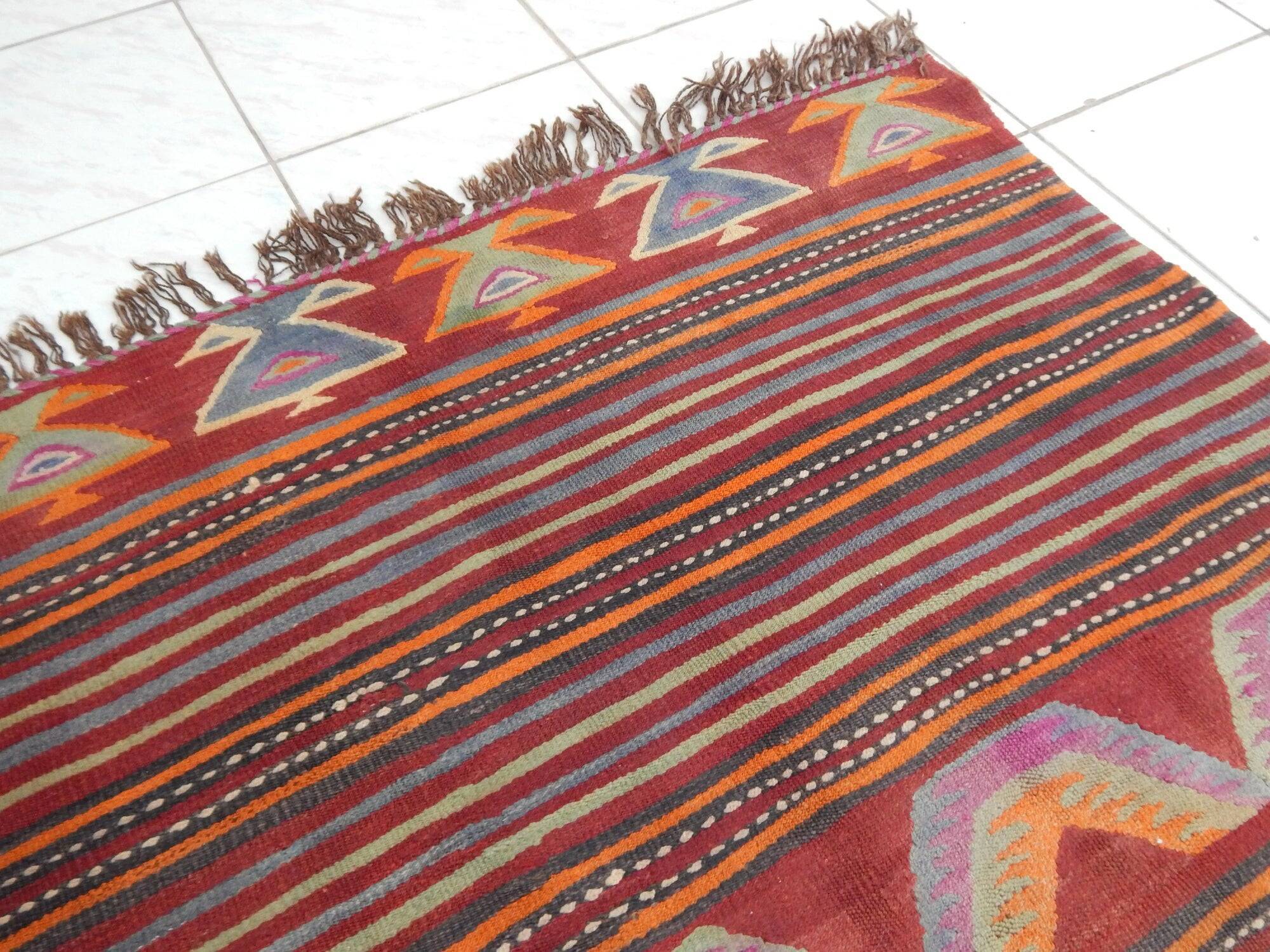 Vintage Turkish kilim, handwoven, 136x167 cm.