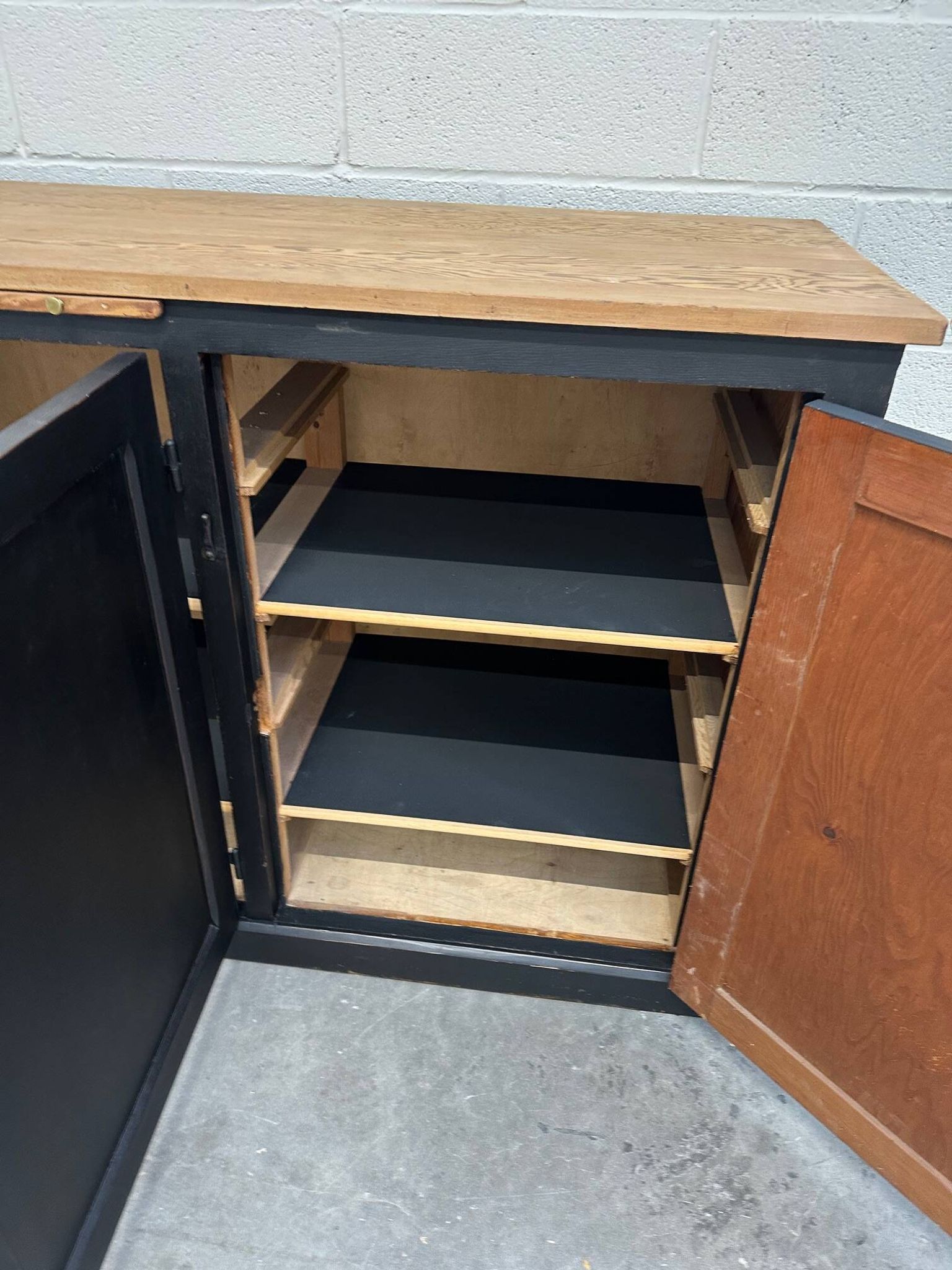 Meuble d’atelier en cèdre Milieu XXème