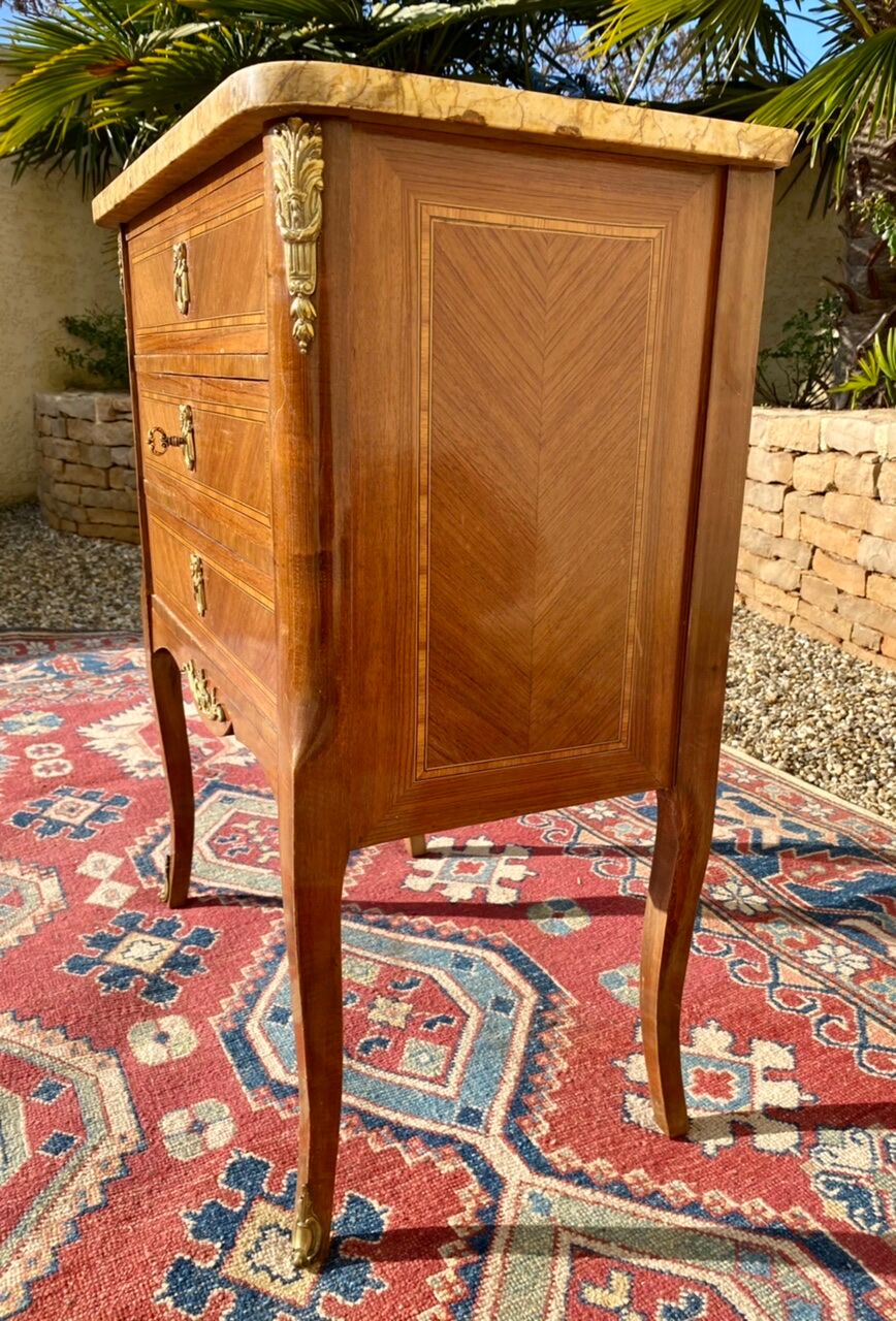 Dresser transition marquetry and bronze style Louis XV