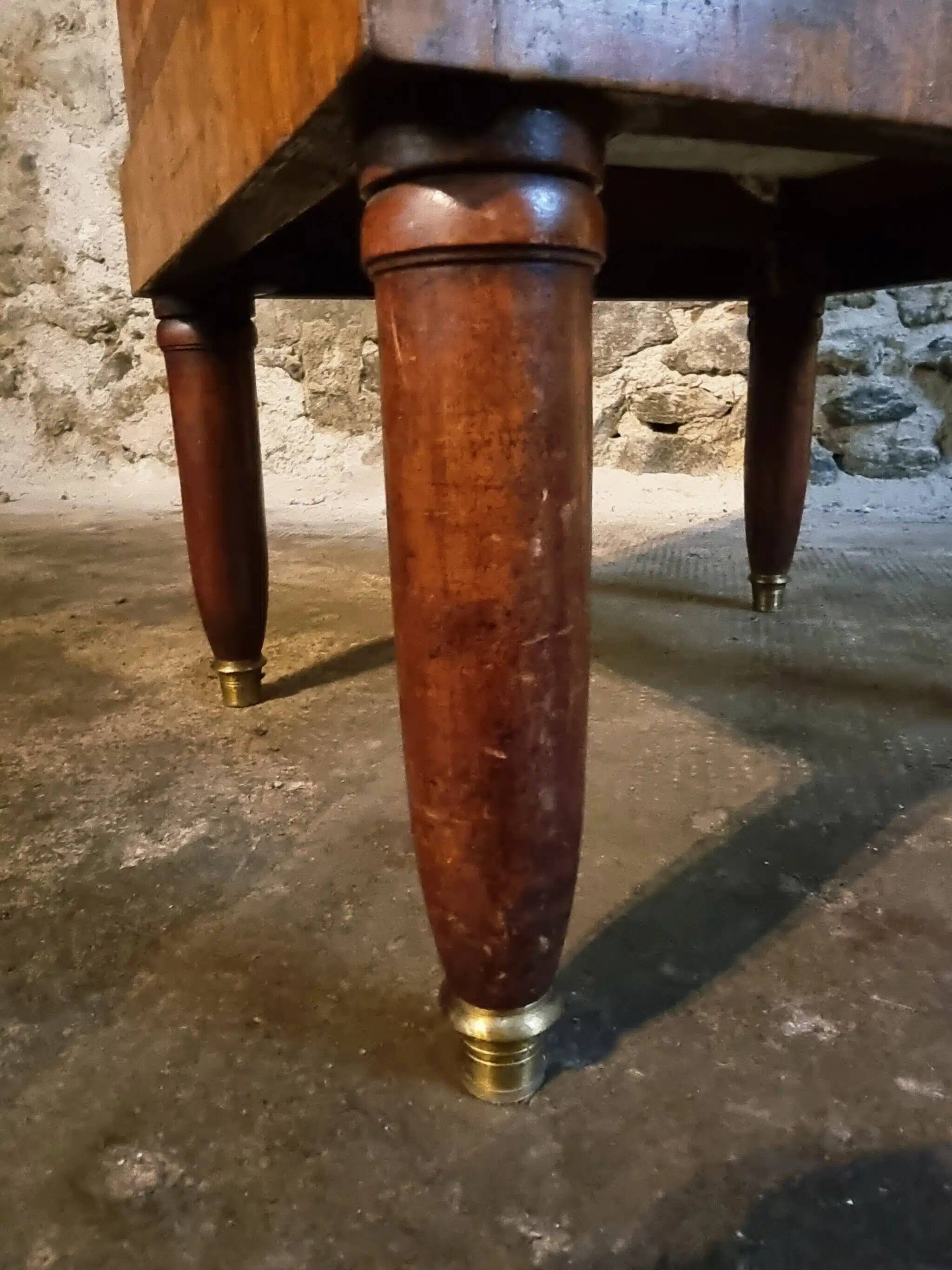 Table de chevet Empire français avec dessus en marbre