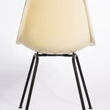 DSX Eames fiberglass chair