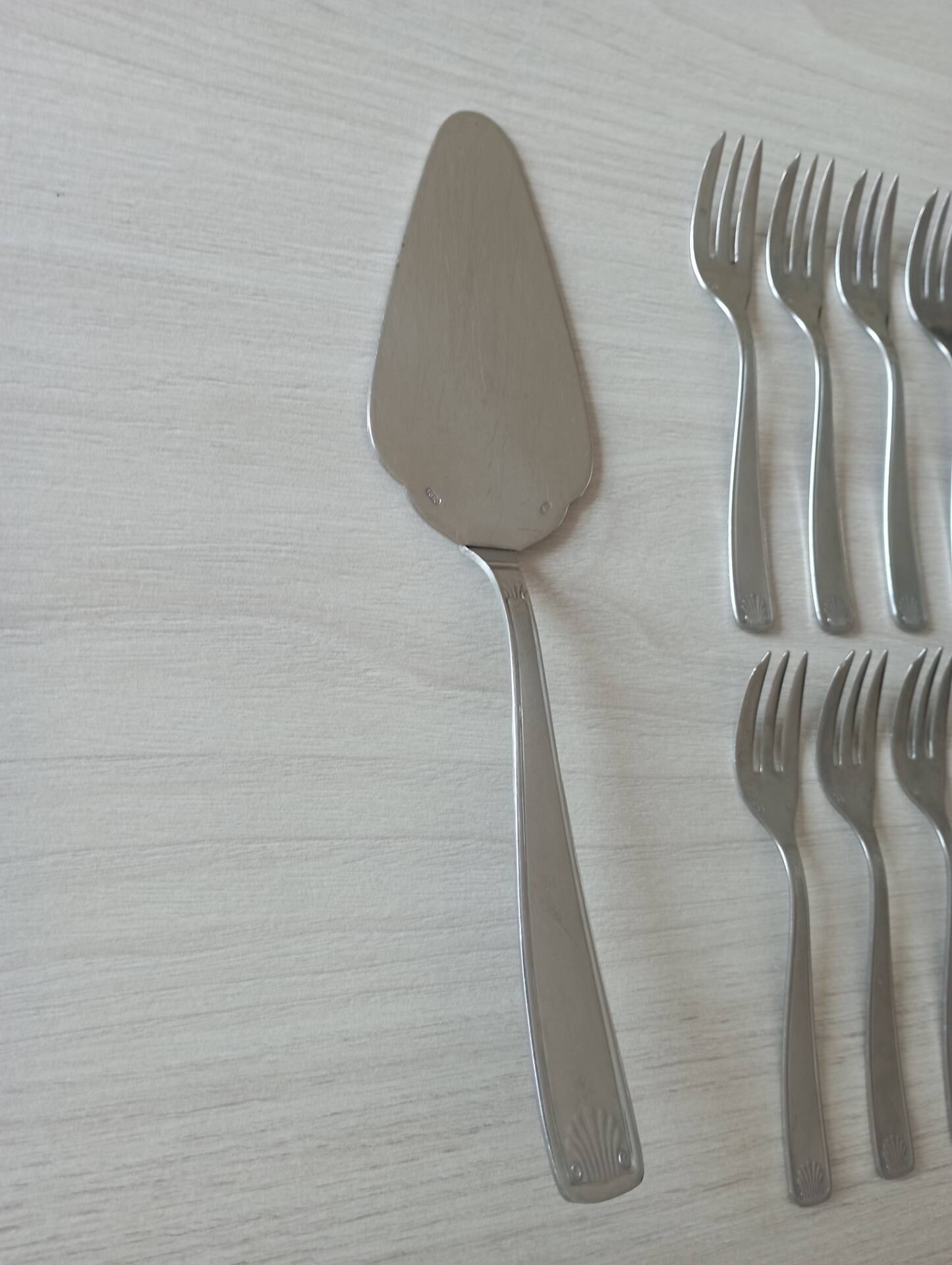 Dessert forks