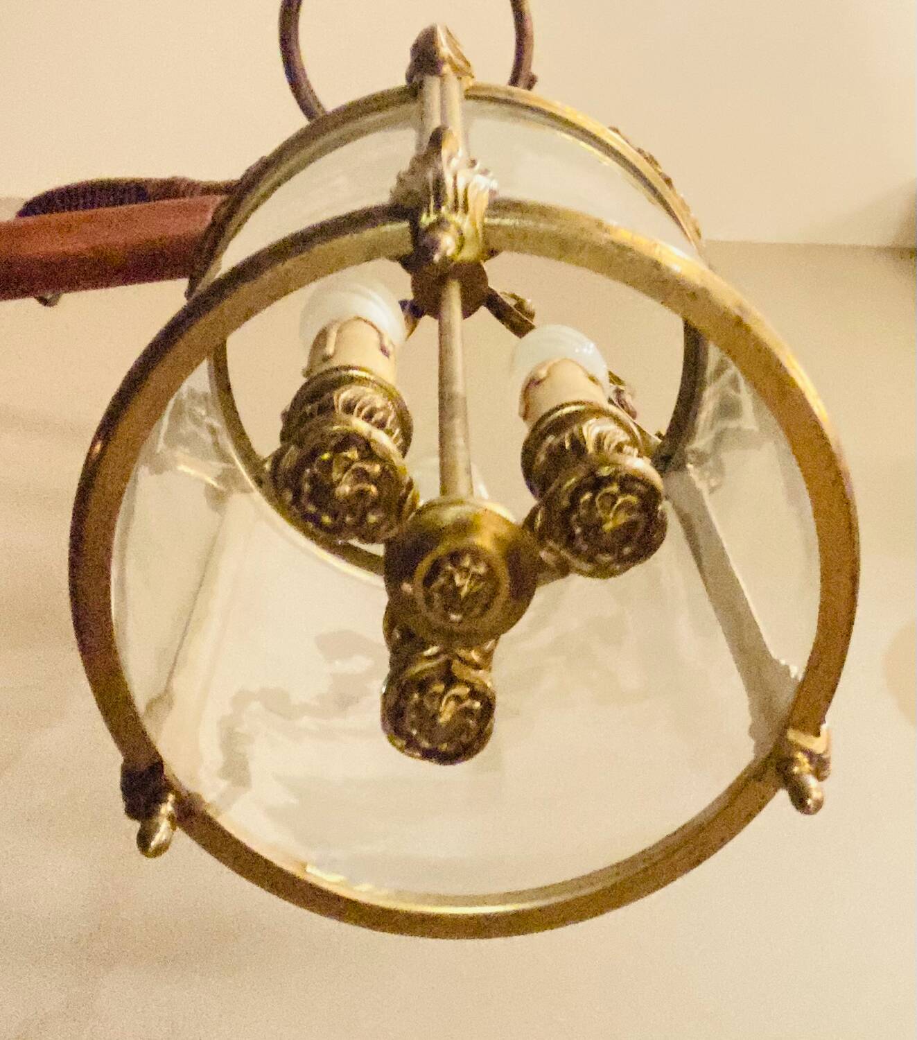 Large round St Louis XV corridor lantern from the mid-20th century in gilded bronze