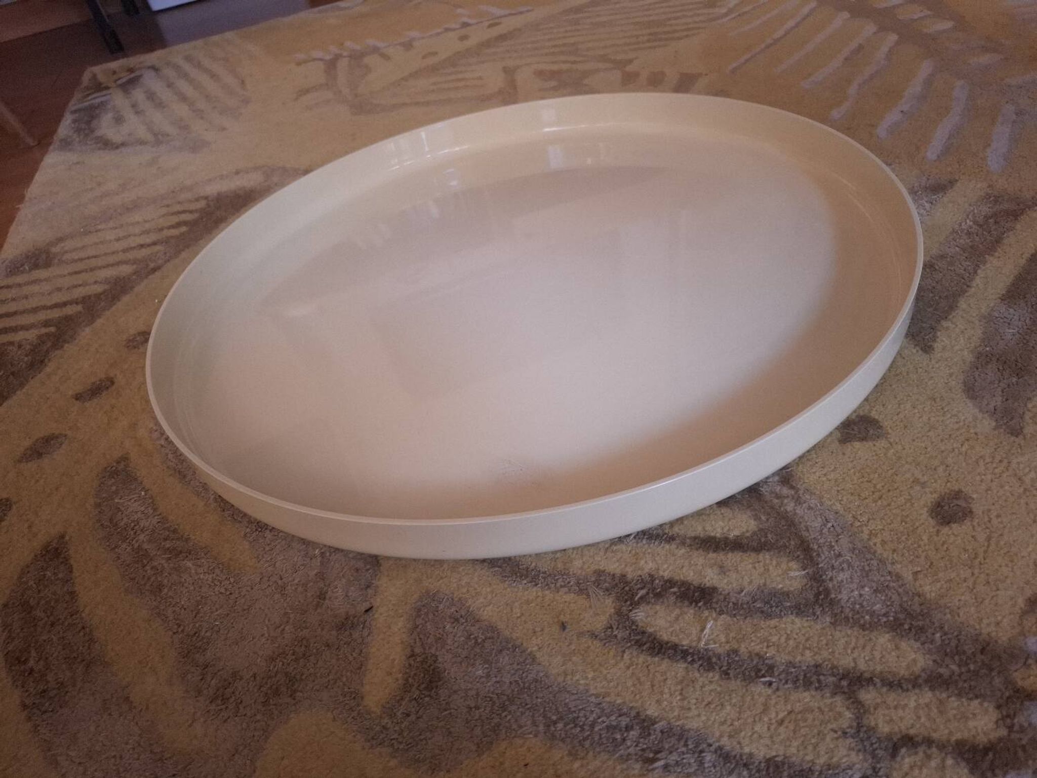 Vintage 70's Guzzini table top (56 cm)