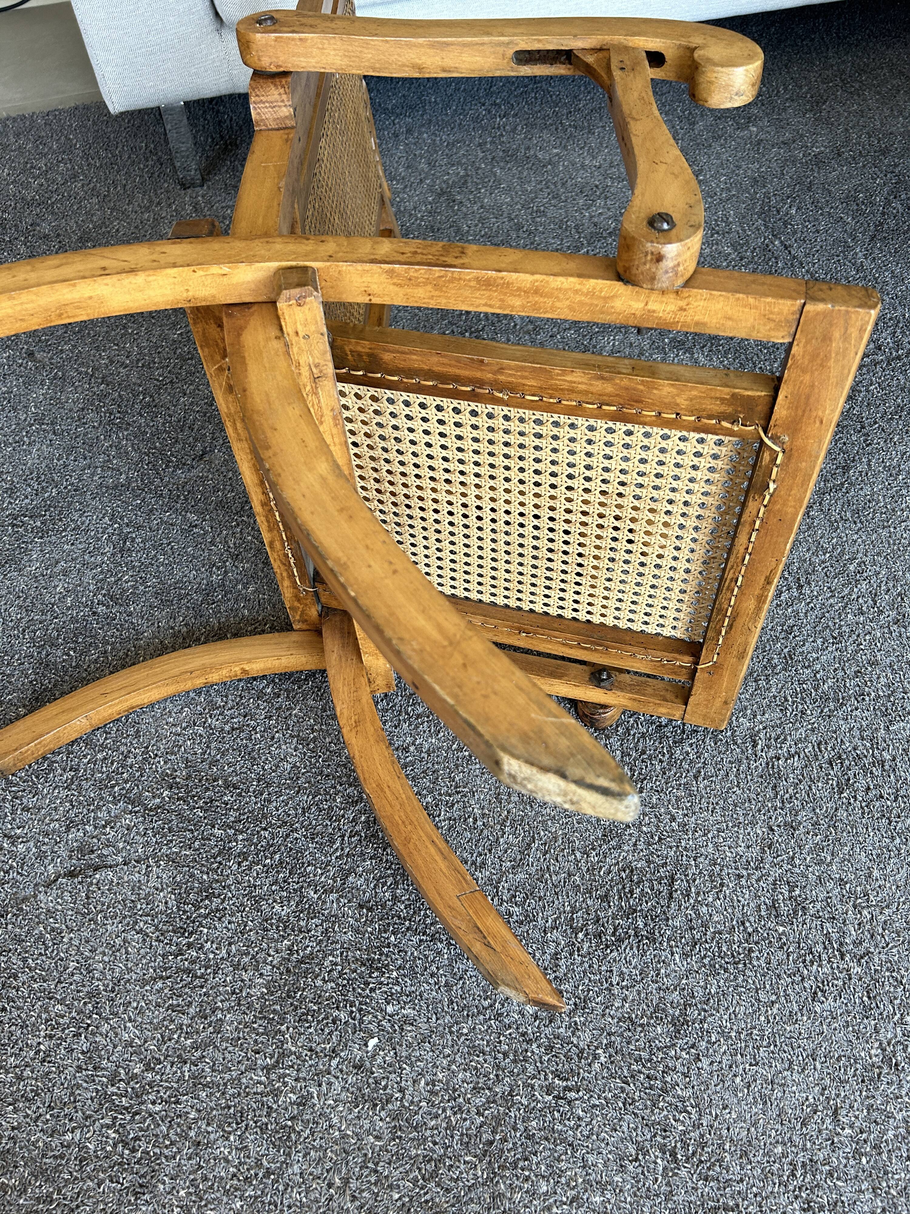 Colonial style deck chair