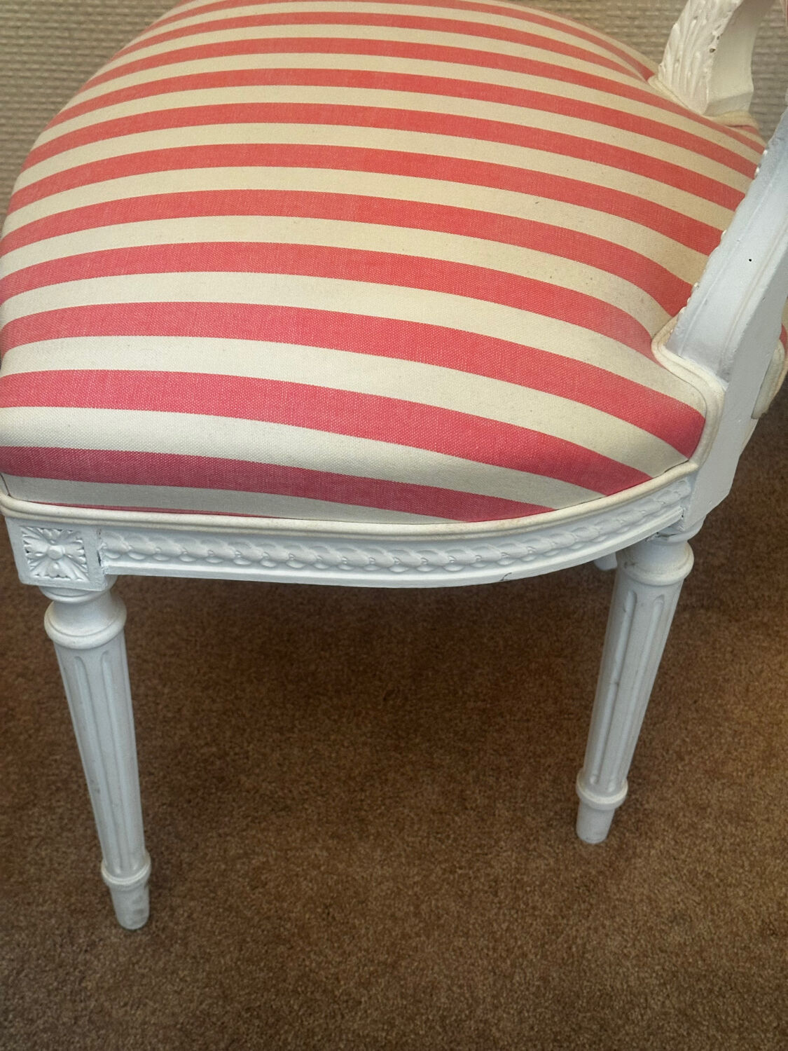 Ensemble canapé et chaise style Louis XVI