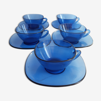 Set of 5 cups and blue saucers