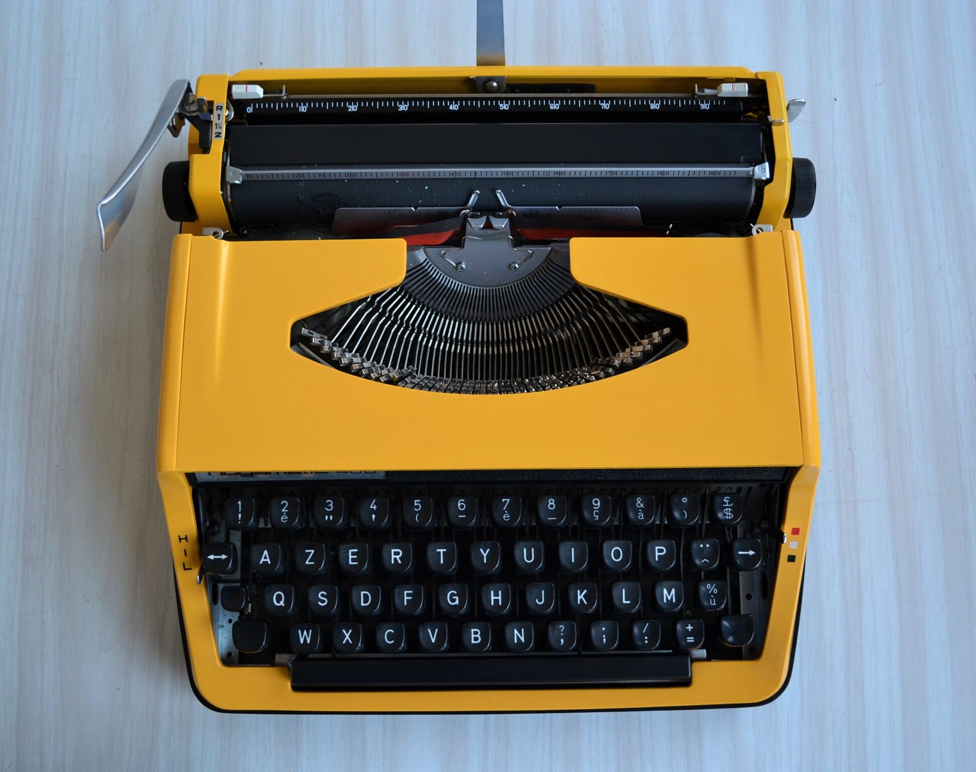 Nogamatic 400 yellow typewriter by Brother, 70s