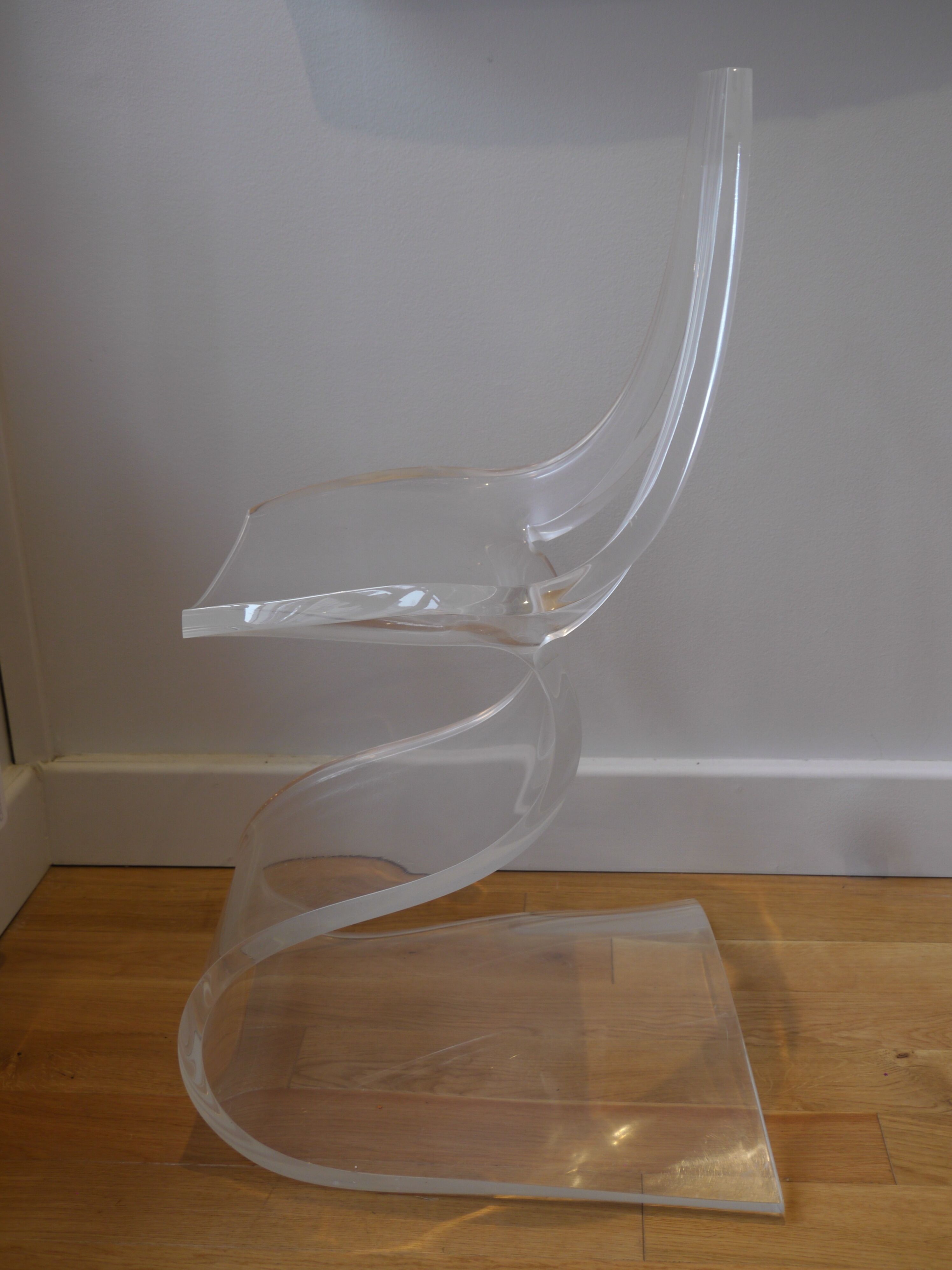 Chaise Lucite transparente en plexiglas par michel dumas 1970