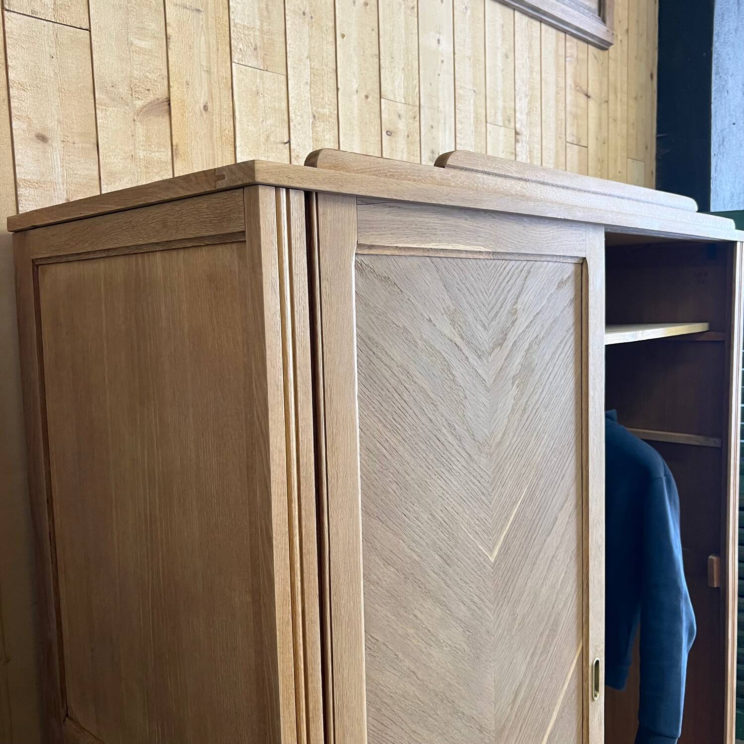 Vintage sliding wardrobe in raw oak