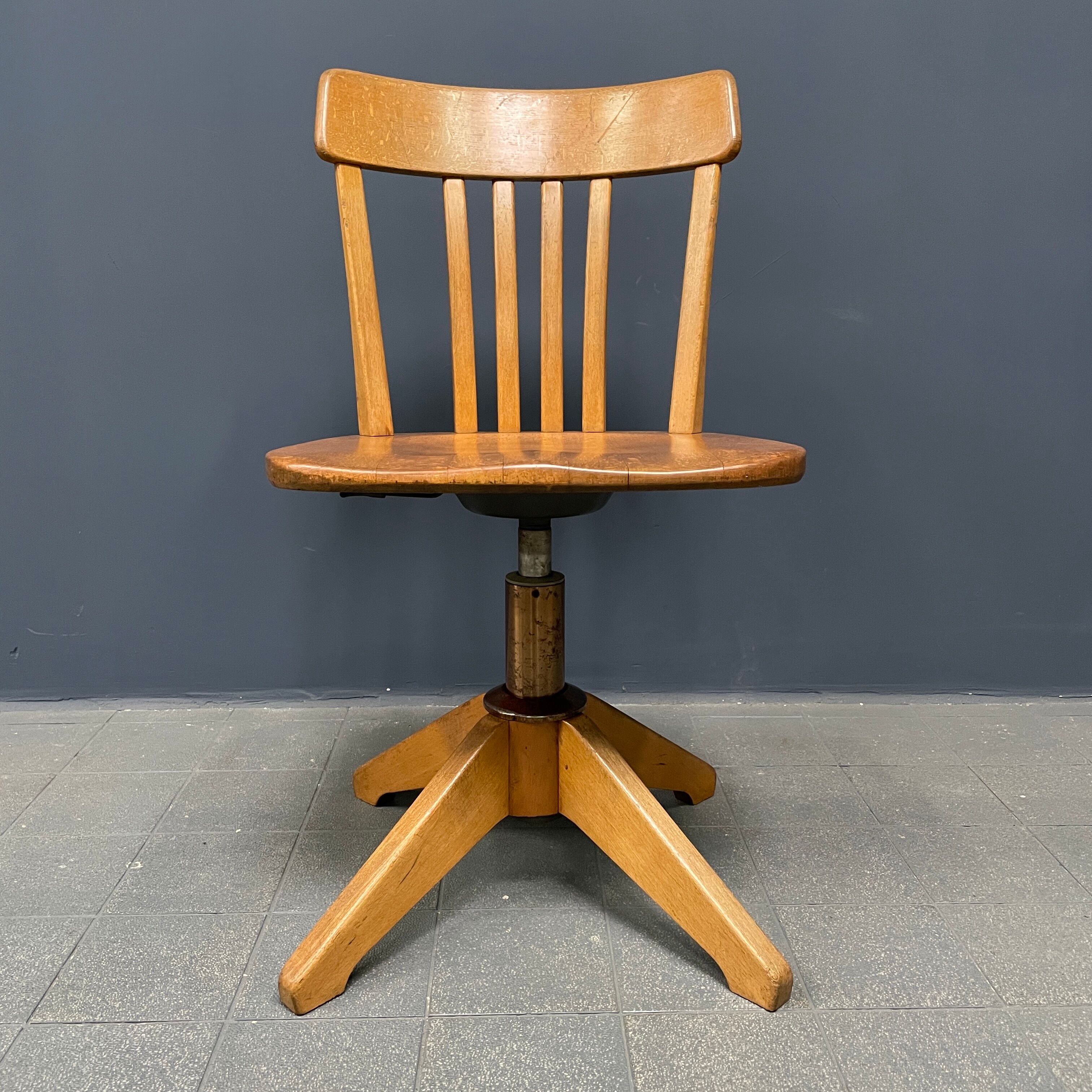 Beechwood Sedus desk chair from the 1950s.