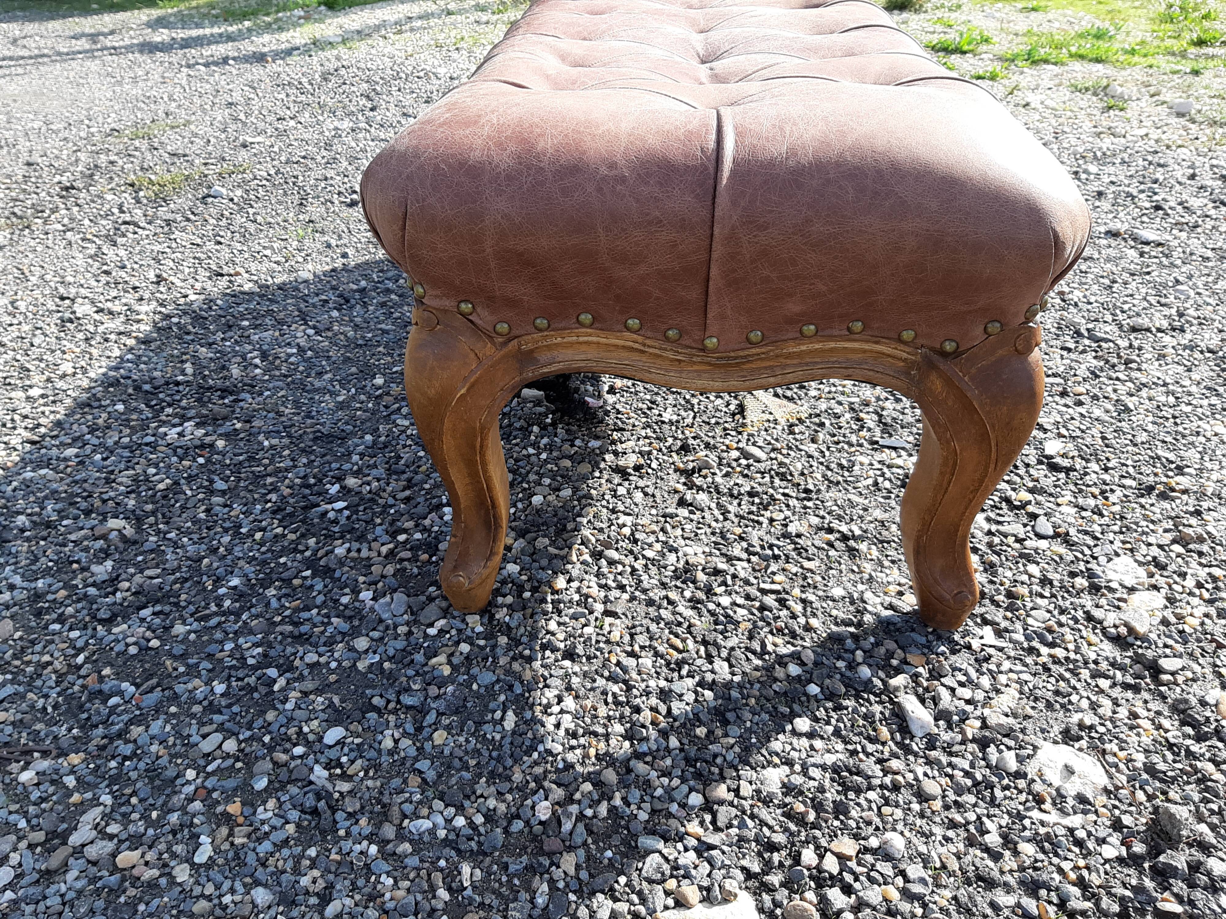 Banquette bois et skai marron