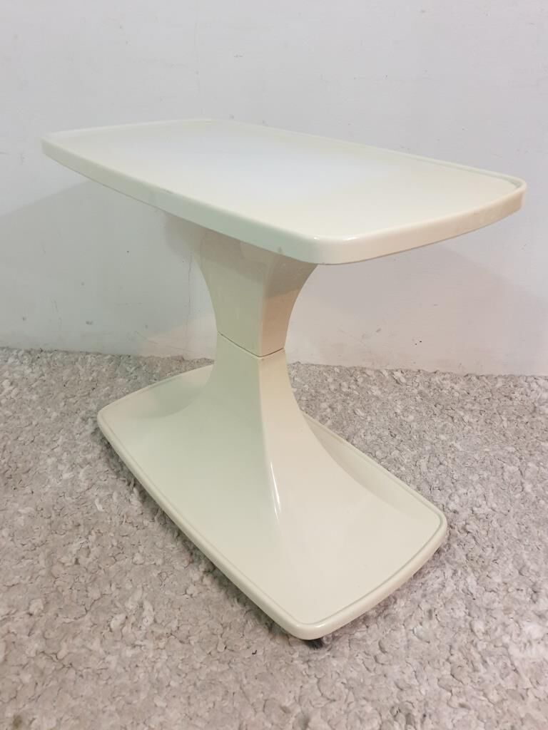 Table of the 70s by Flair