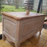 Raw wood/white chest
