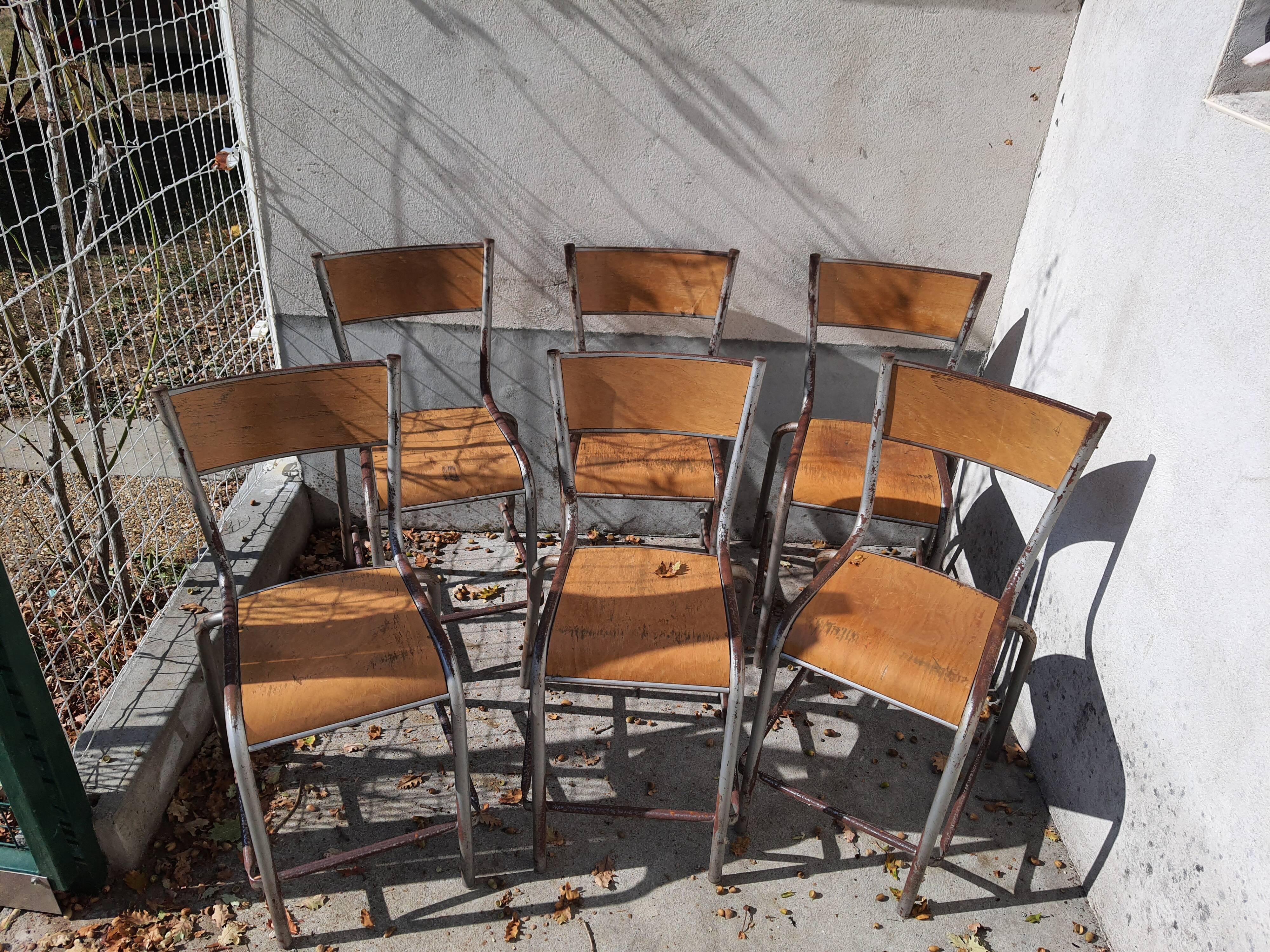 Lot of 6 vintage school chairs