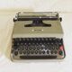 Machine à écrire Olivetti Lettera 22