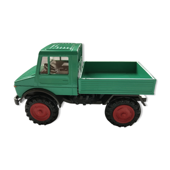 Mercedes Unimog truck