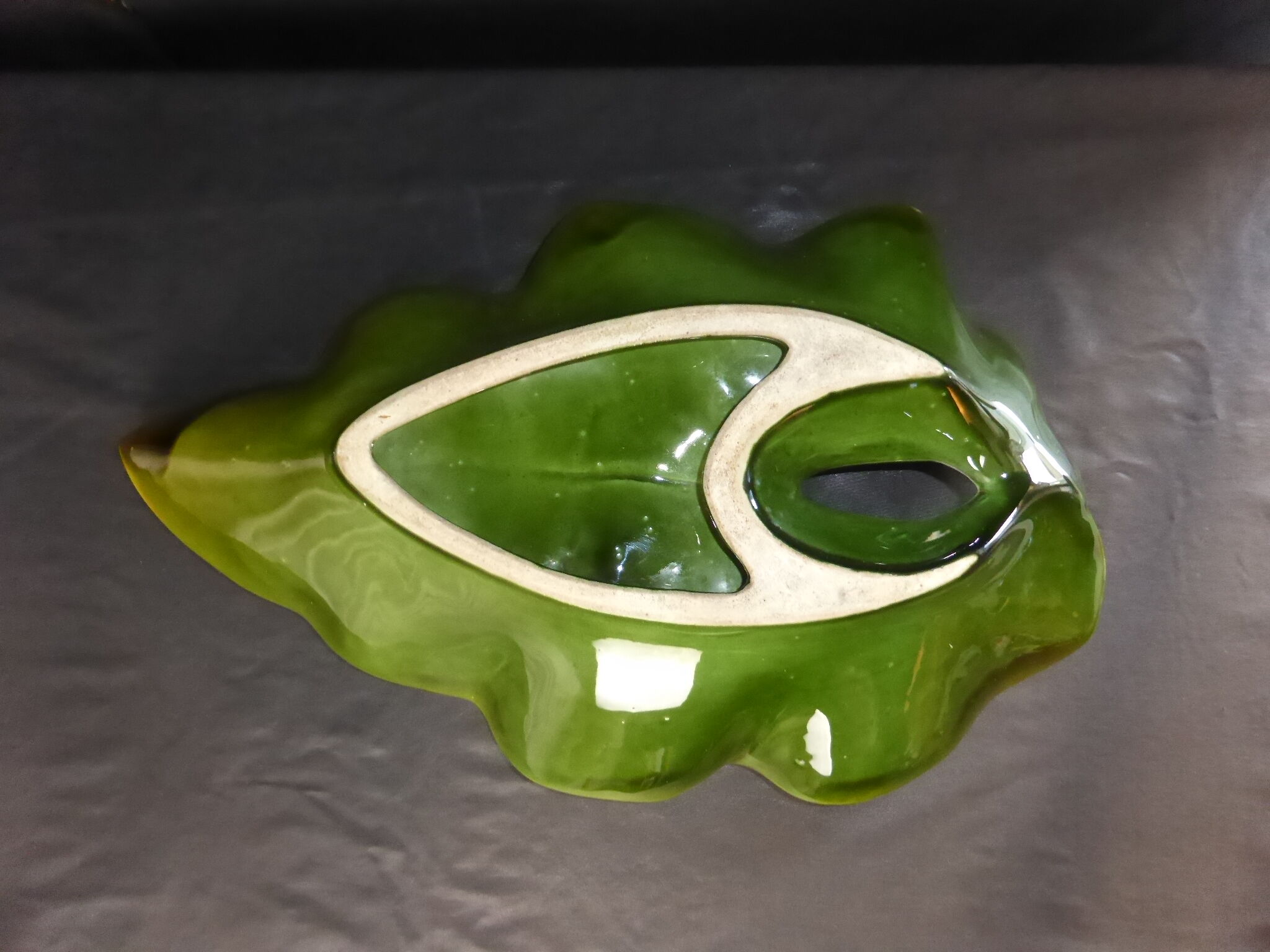 Ceramic cup forming a sheet-long.40cm