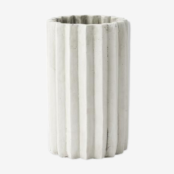 White cement vase 20cm