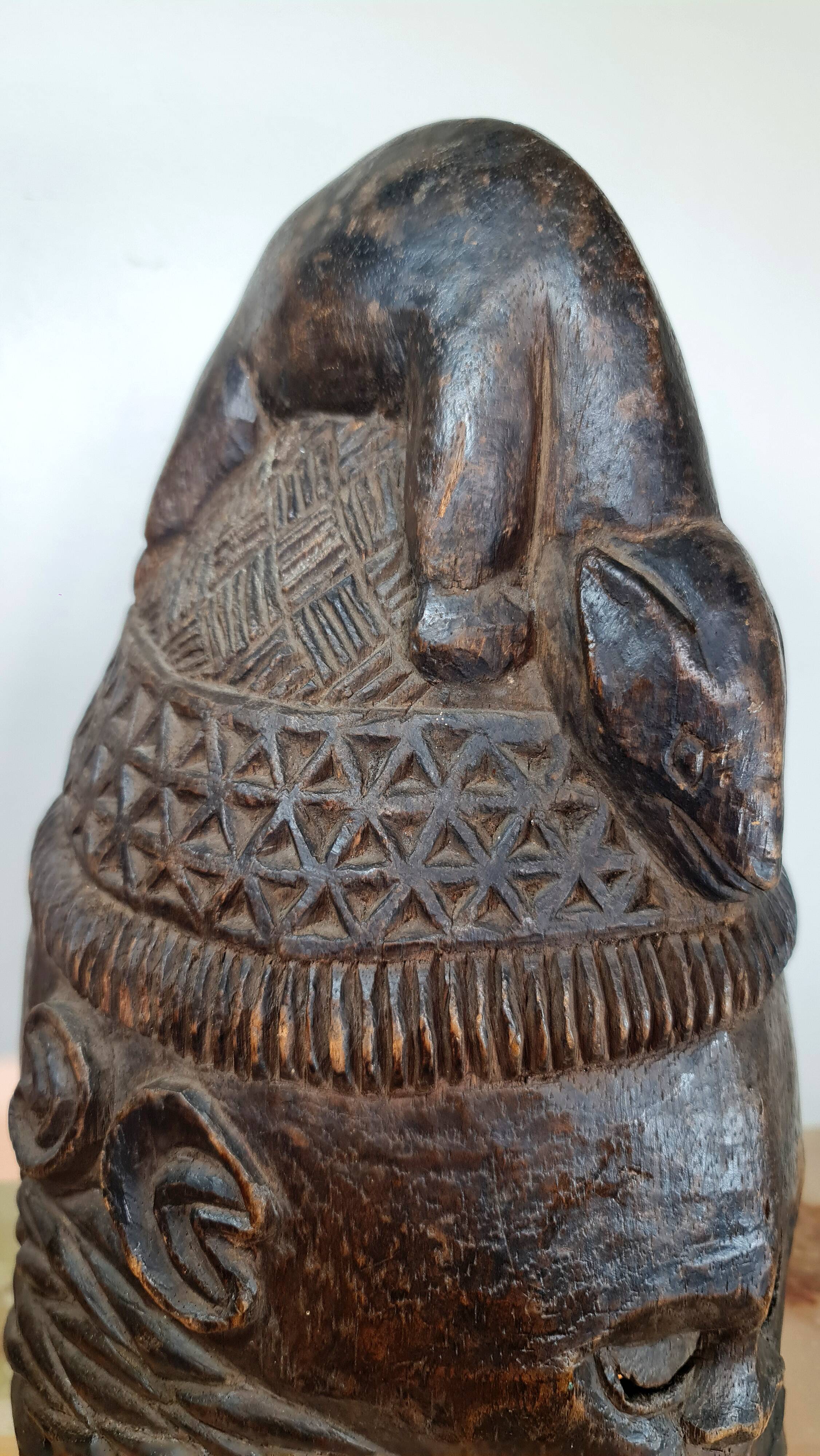 Hemba Helmet, Suku