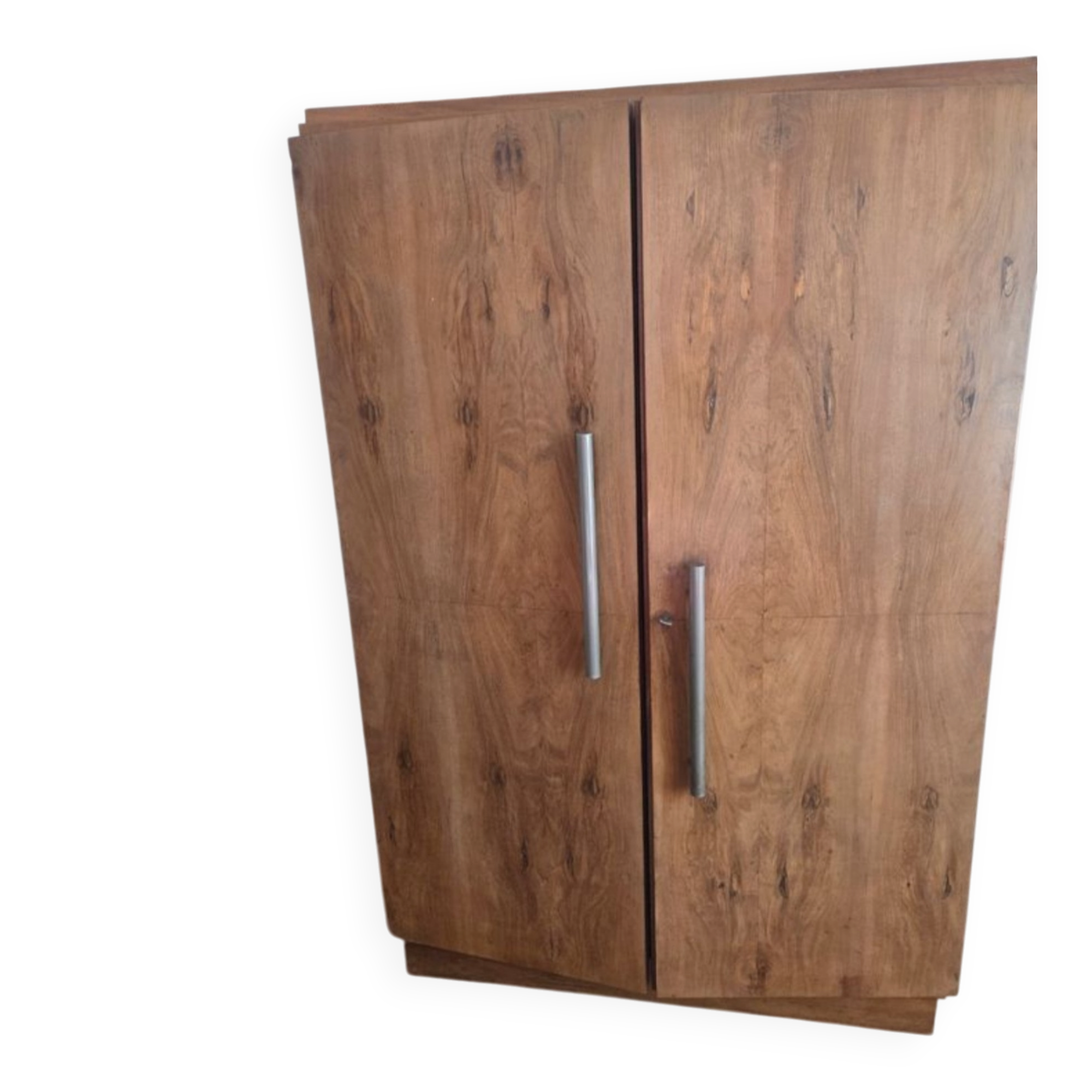 Armoire en bois vintage