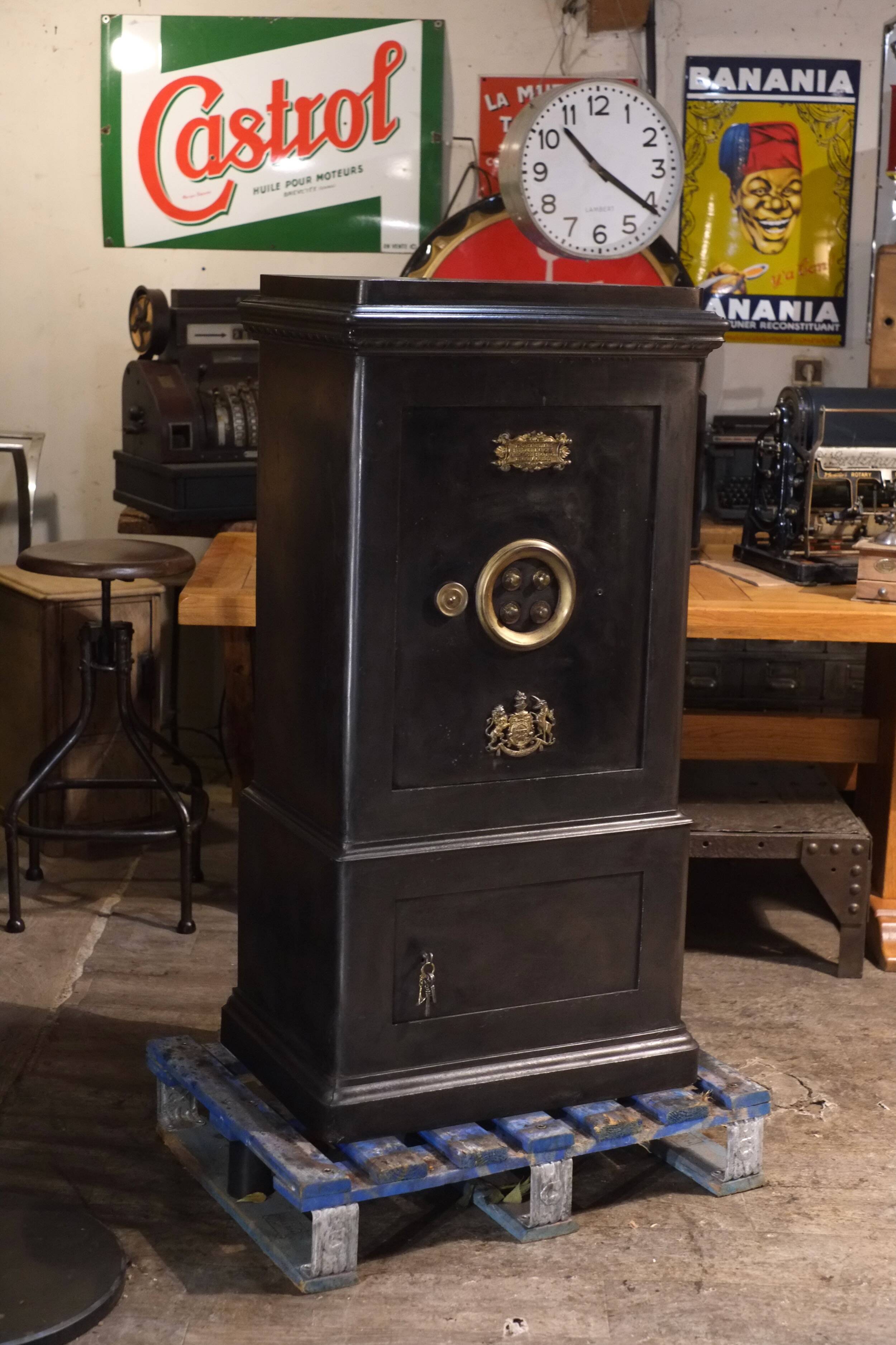 Bauche safe from the Napoleonic III era.