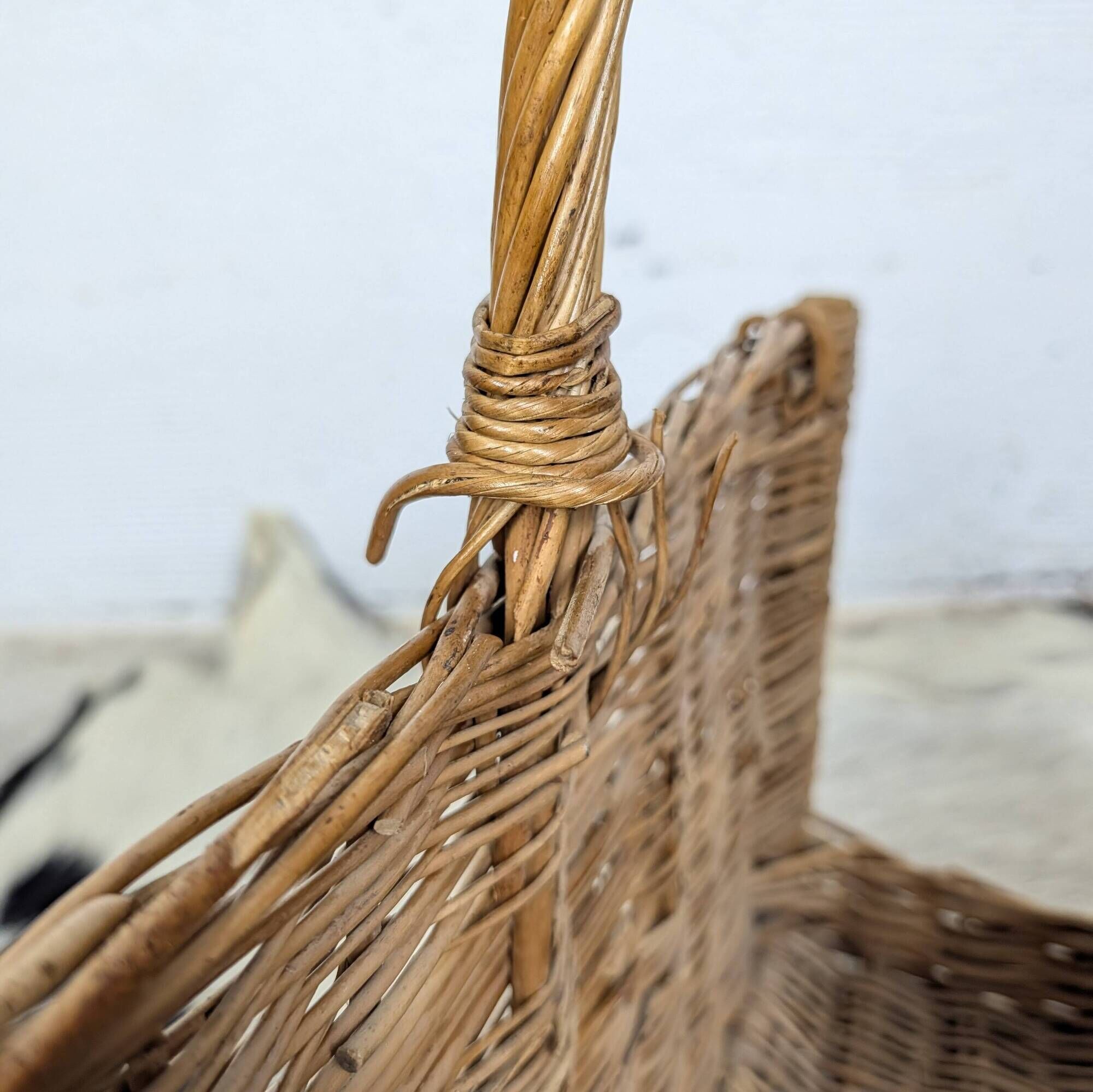 Panier porte-bûches en osier
