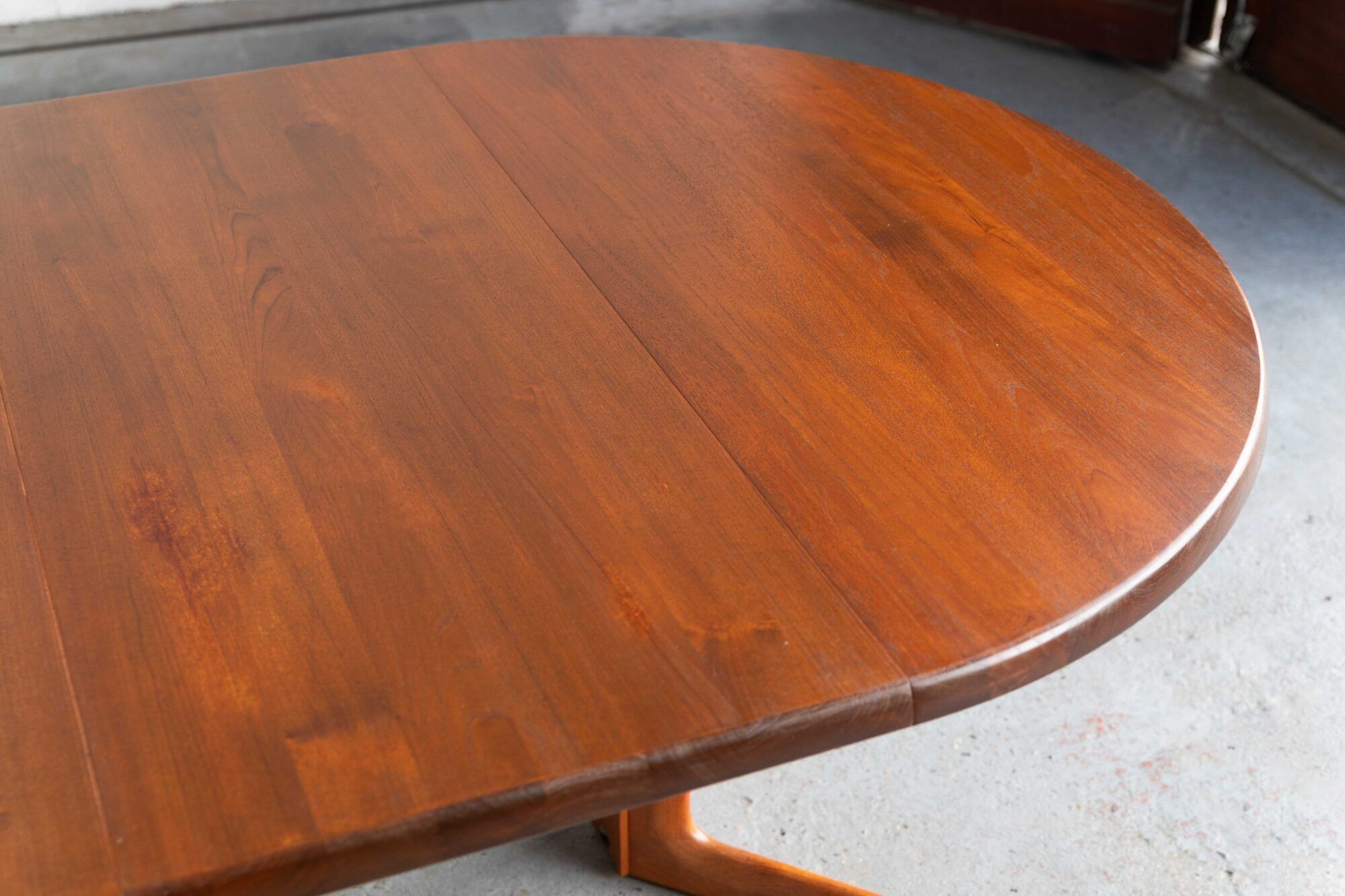 Dining table by Glostrup