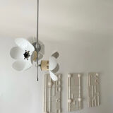 Vintage 1970 flower suspension