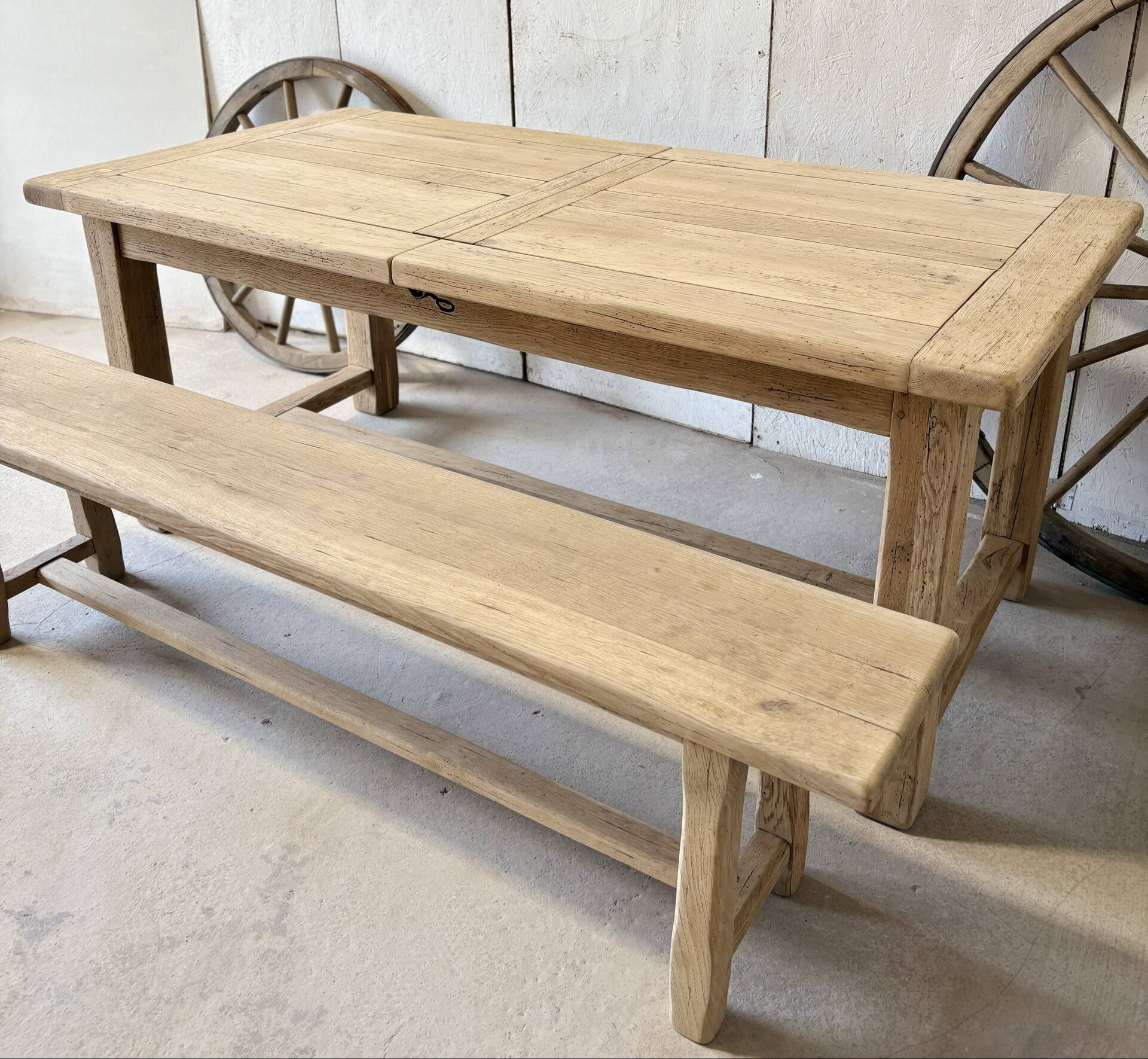 Farm table