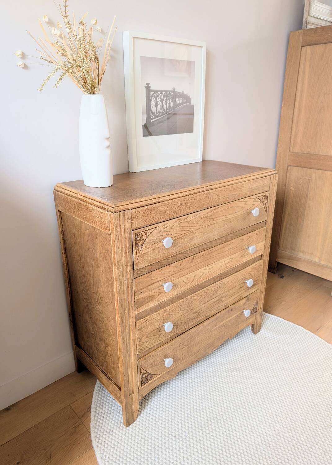 Art Deco chest of drawers in oak and porcelain
