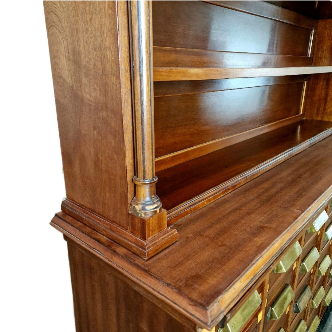 Grand cabinet d’apothicaire antique en acajou, 1909