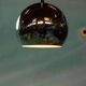 Lampe suspendue vintage sphère chromée, lampe œil de l'ère spatiale