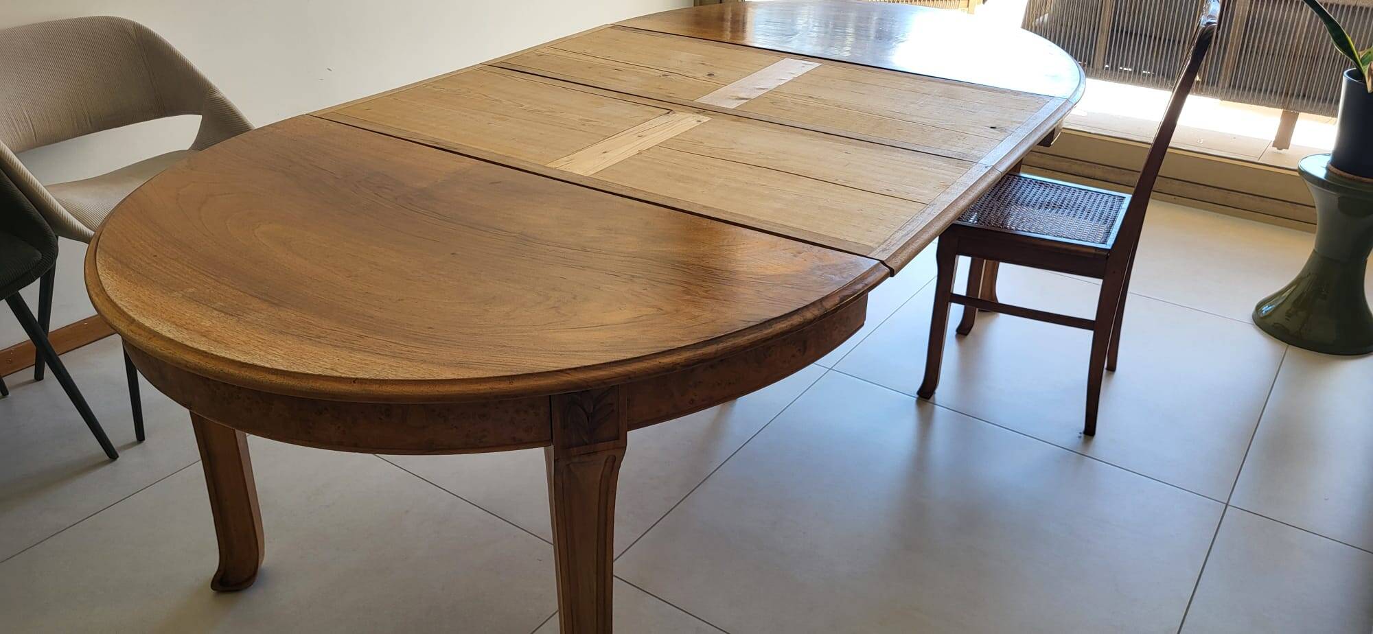 Table and 10 Art Nouveau style chairs.